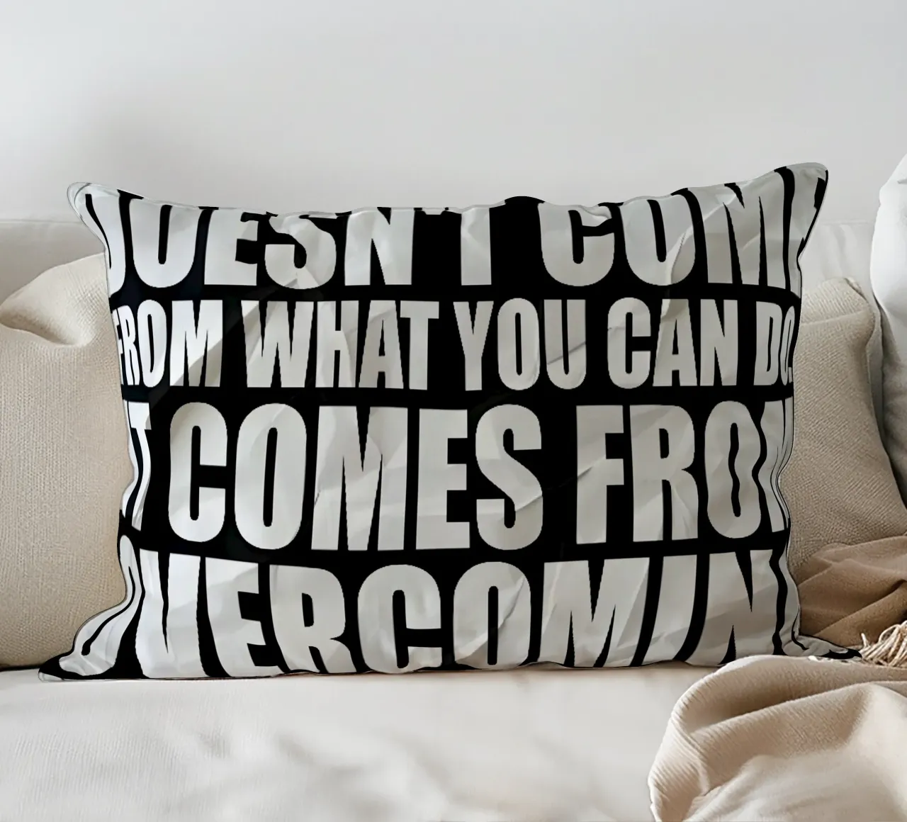 STRENGTH DOESNT COME cuscino da Type & Tape