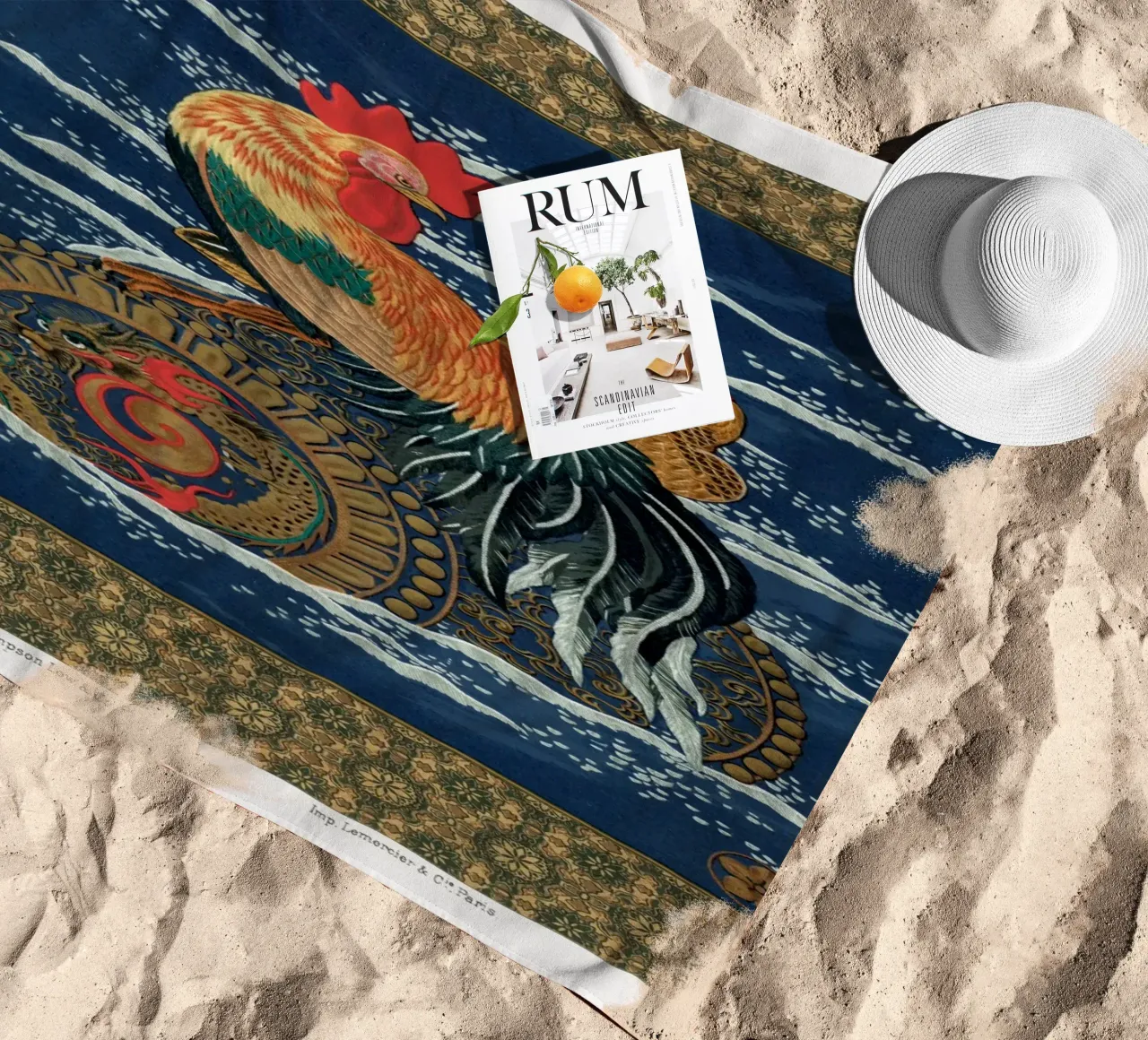 Rooster and hen on a barrel floating in the sea telo mare da vintageshop