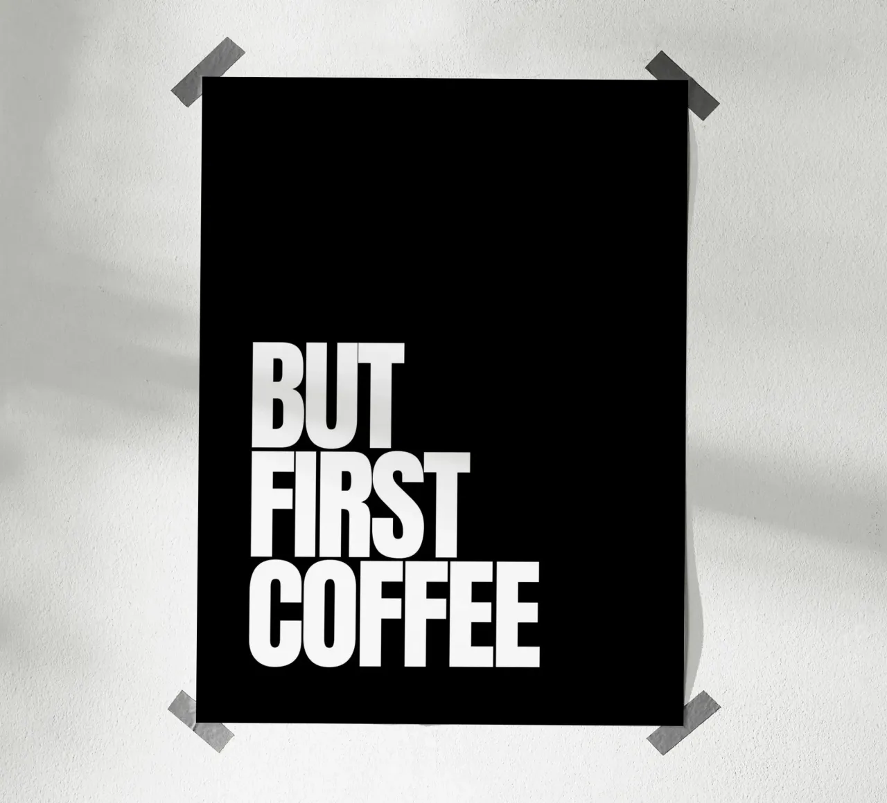 But first coffee (black) poster con telaio in alluminio da Diesdas Ananas Design
