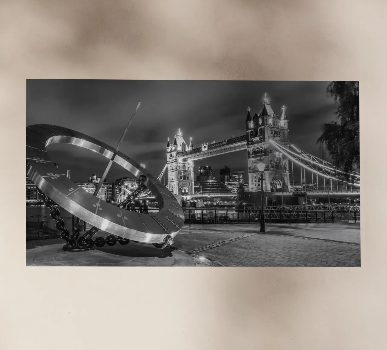 LONDRA Il Tower Bridge in un tripudio di luce - Panorama pellicola backlit da Melanie Viola