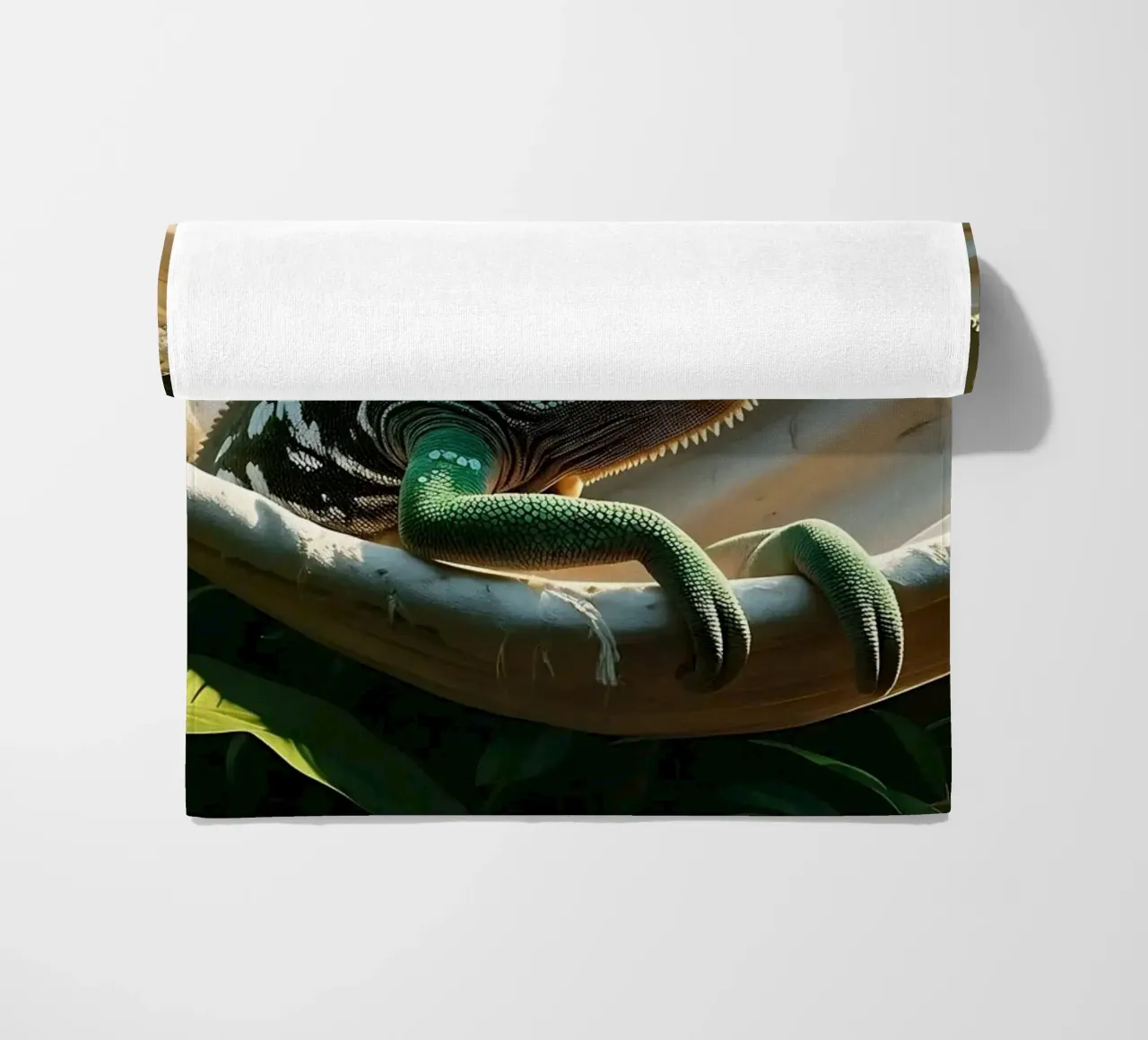🌸🦎 Kameleon | Do not disturb – chillin’ (1) beach towel by Trinkets NL Design Studio