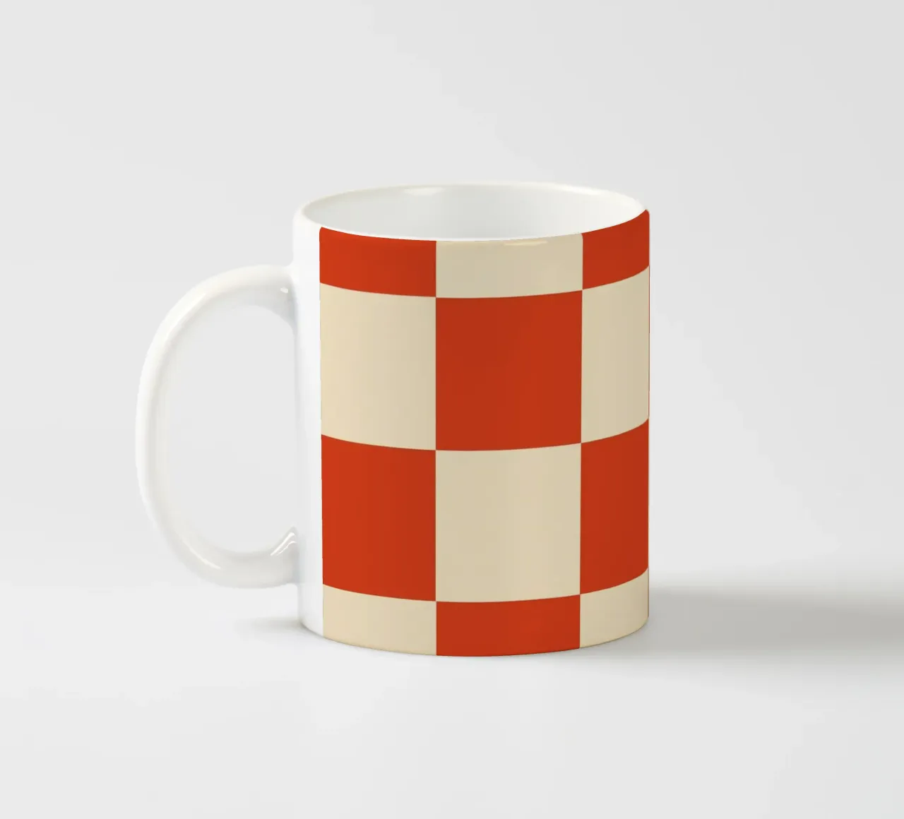 Cinnabar checkerboard pattern tazza in ceramica da TijanaArtStudio88