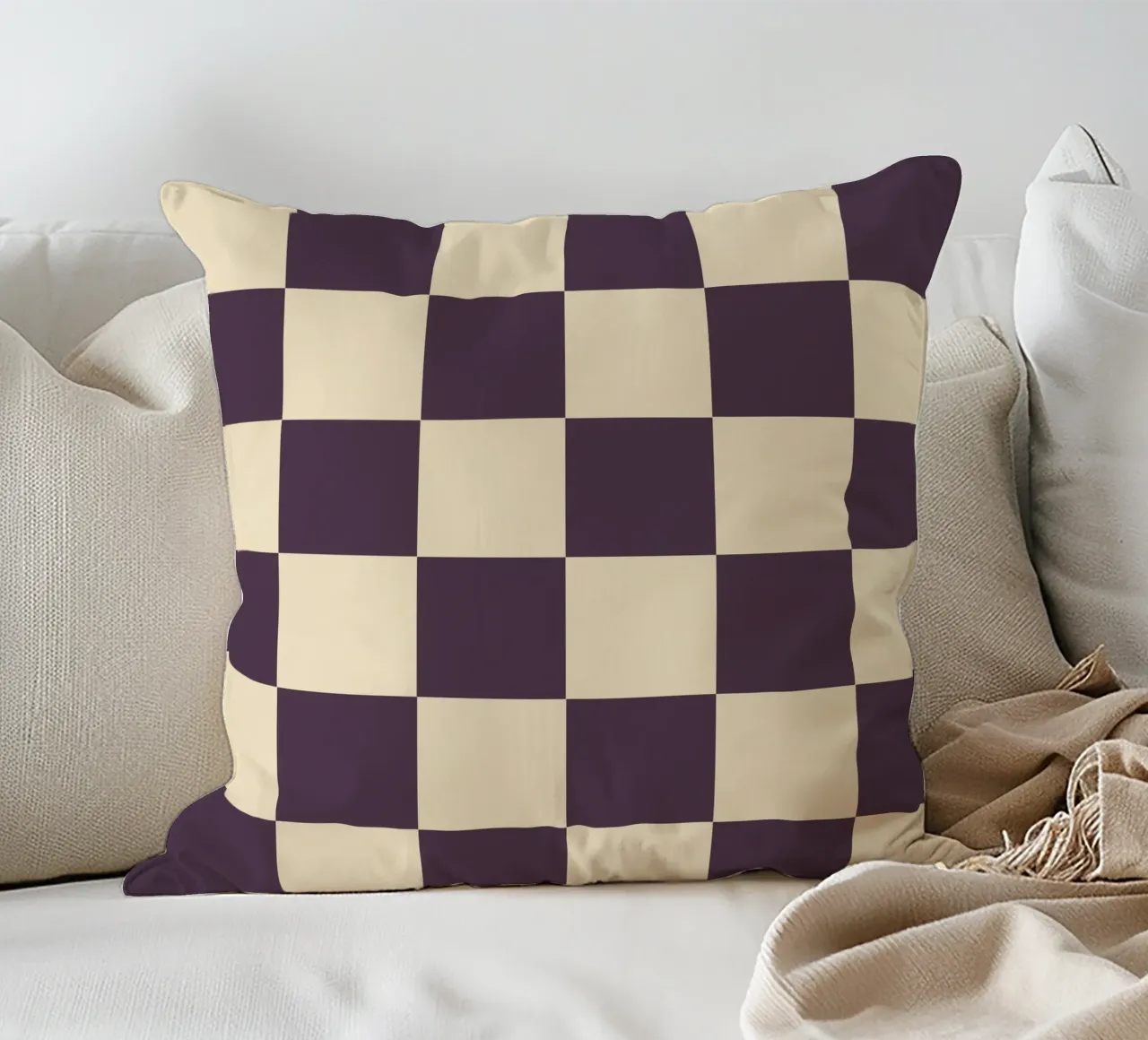Eggplant checkerboard pattern cuscino da TijanaArtStudio88