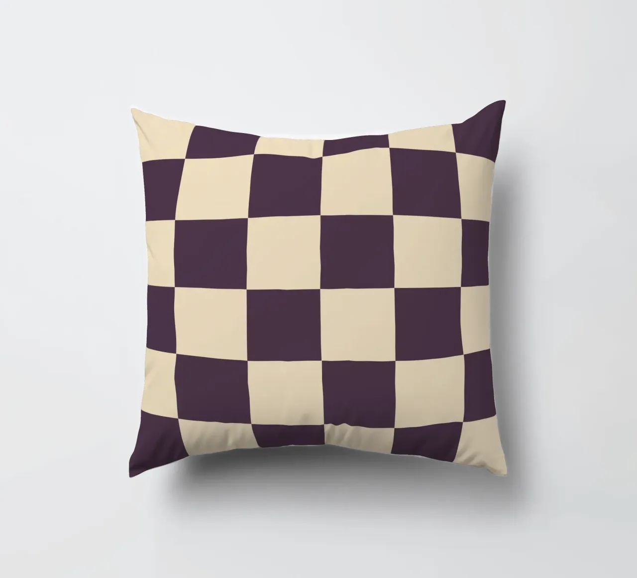 Eggplant checkerboard pattern cuscino da TijanaArtStudio88