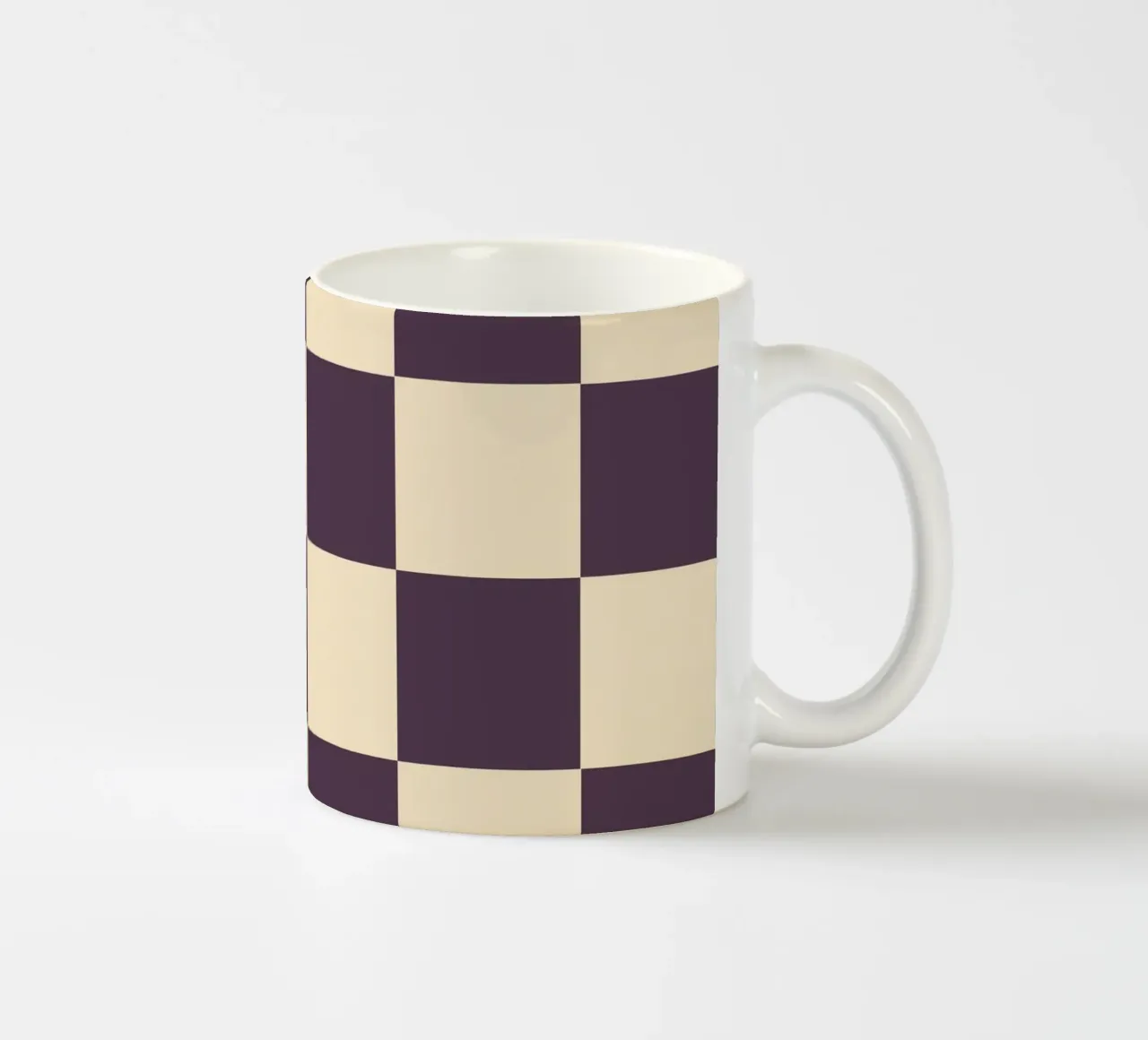 Eggplant checkerboard pattern tazza in ceramica da TijanaArtStudio88