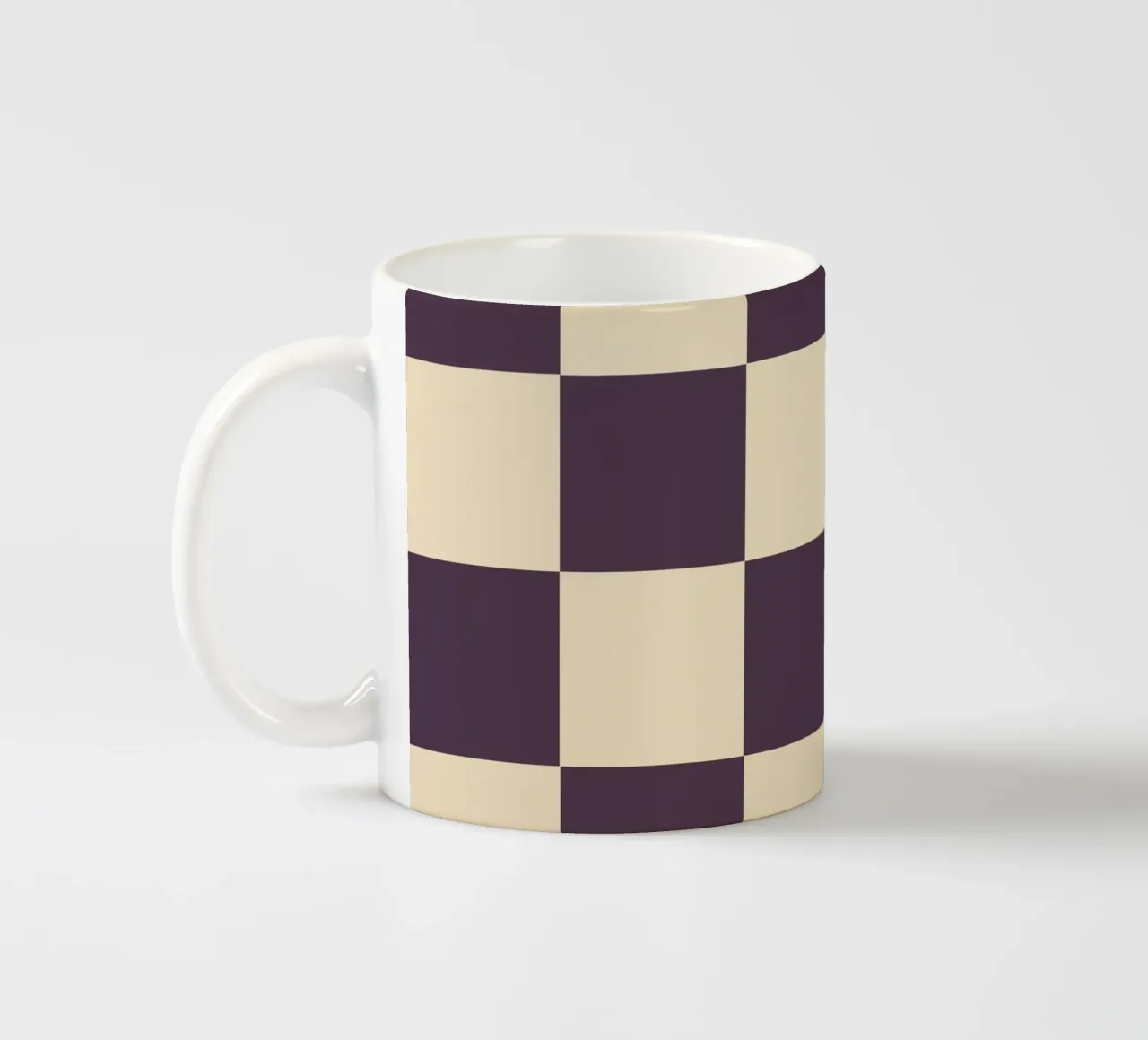 Eggplant checkerboard pattern tazza in ceramica da TijanaArtStudio88