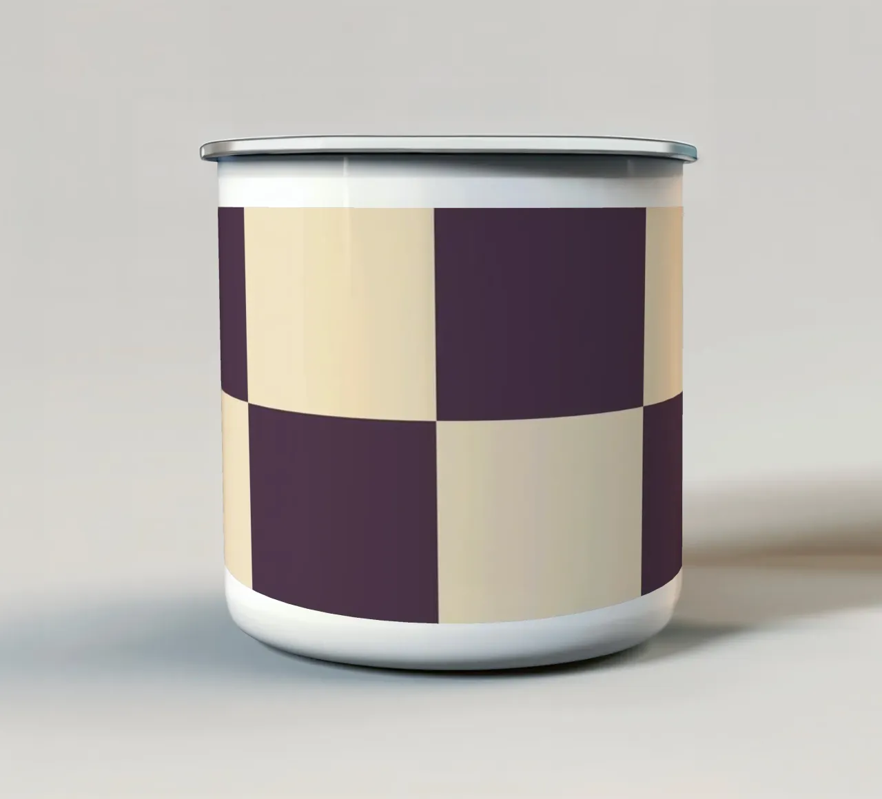 Eggplant checkerboard pattern tazza in smalto da TijanaArtStudio88