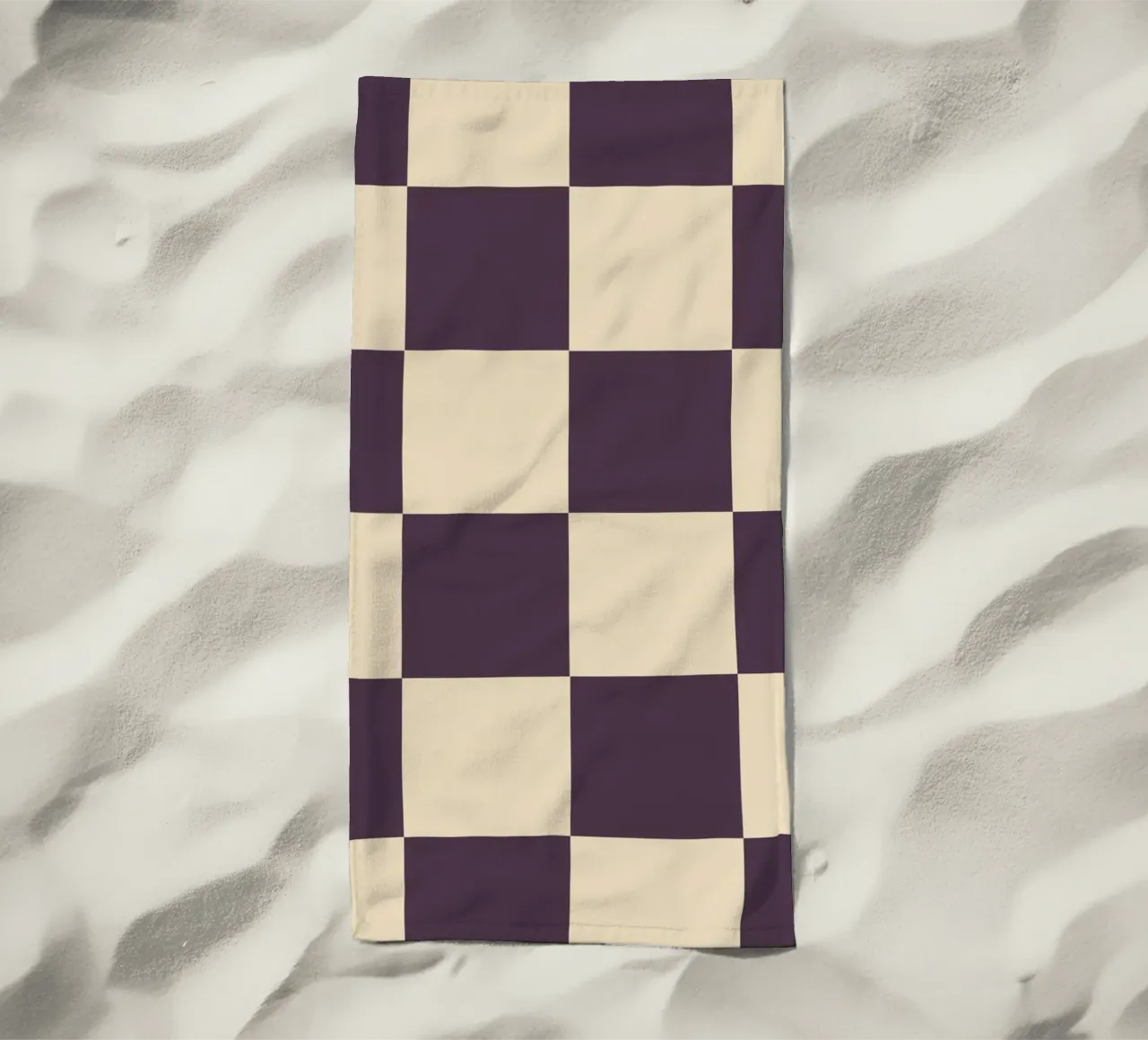 Eggplant checkerboard pattern telo mare da TijanaArtStudio88