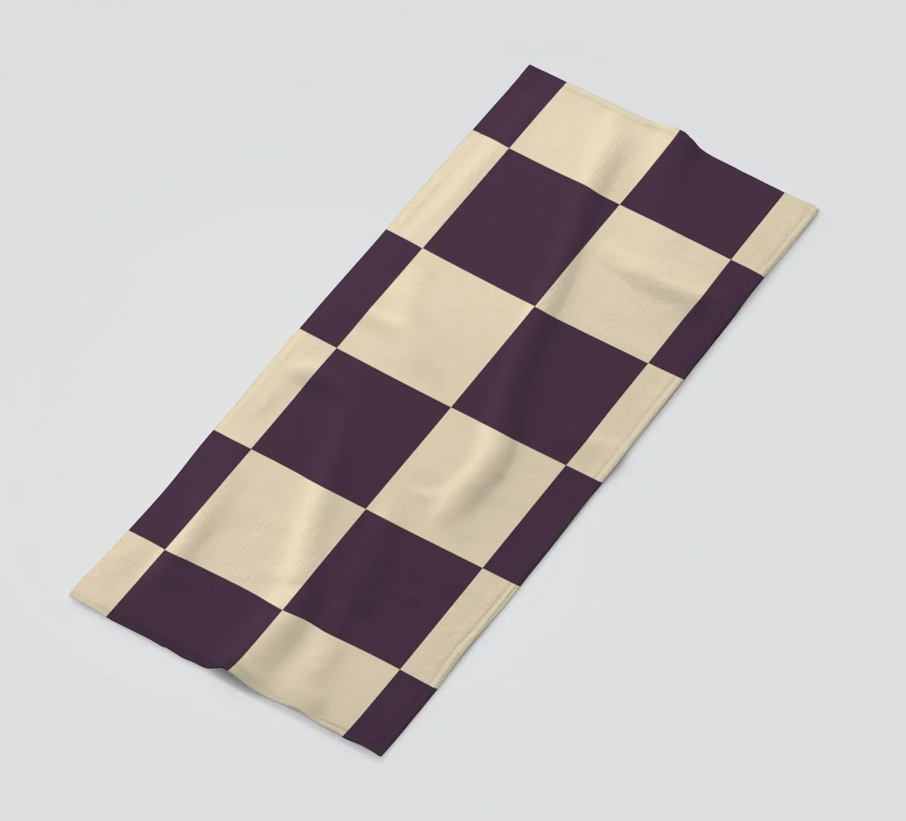 Eggplant checkerboard pattern telo mare da TijanaArtStudio88