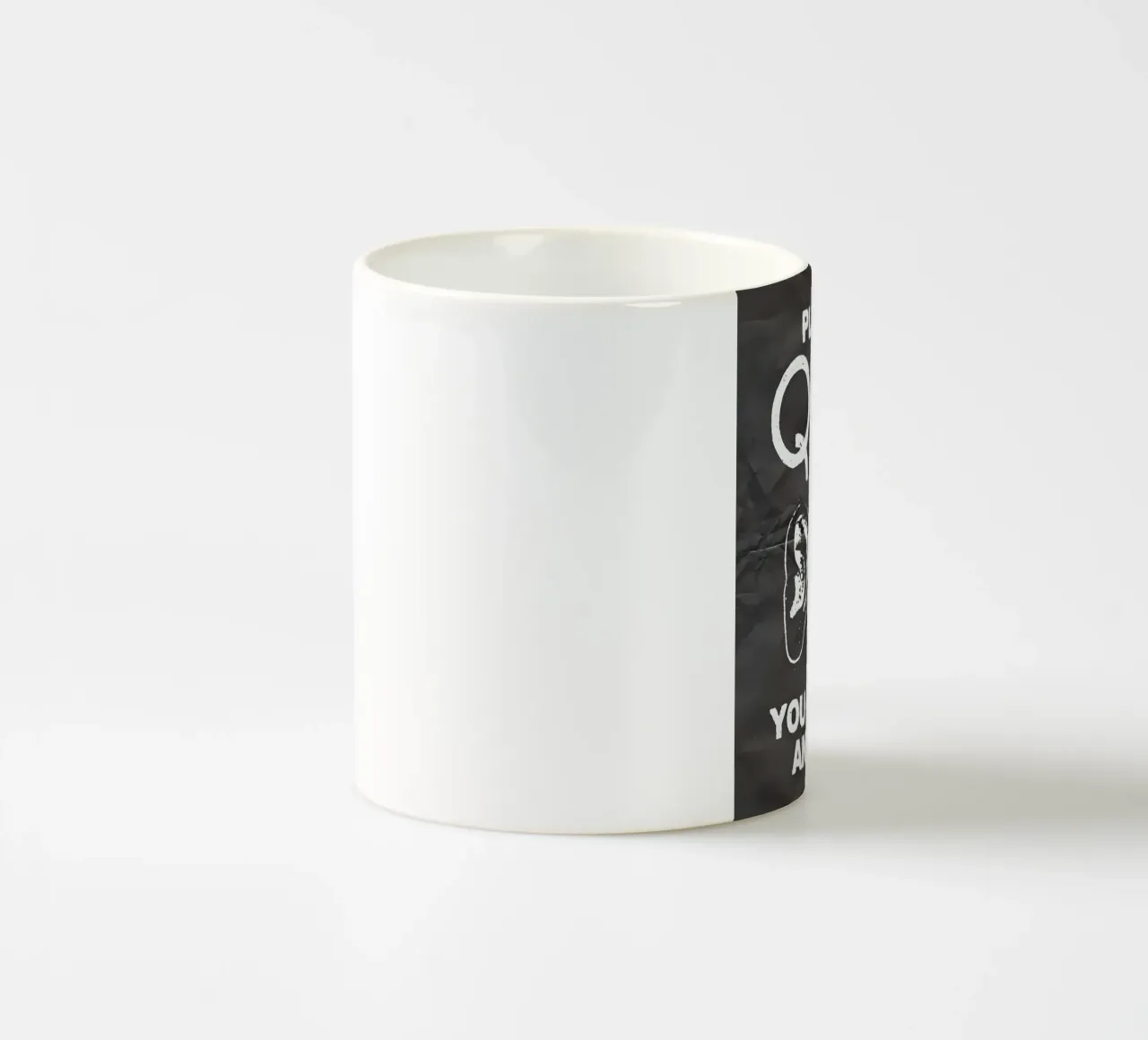 PLEASE BE QUIET tazza in ceramica da Type & Tape