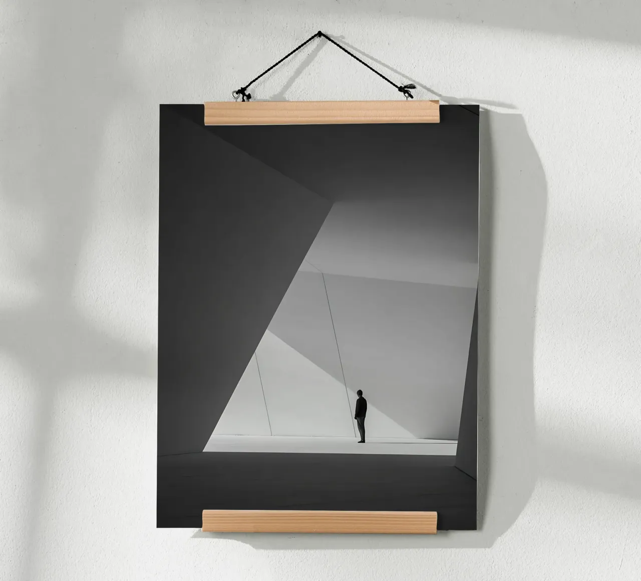 Una silhouette persa nell'architettura moderna poster da Plain Thoughts