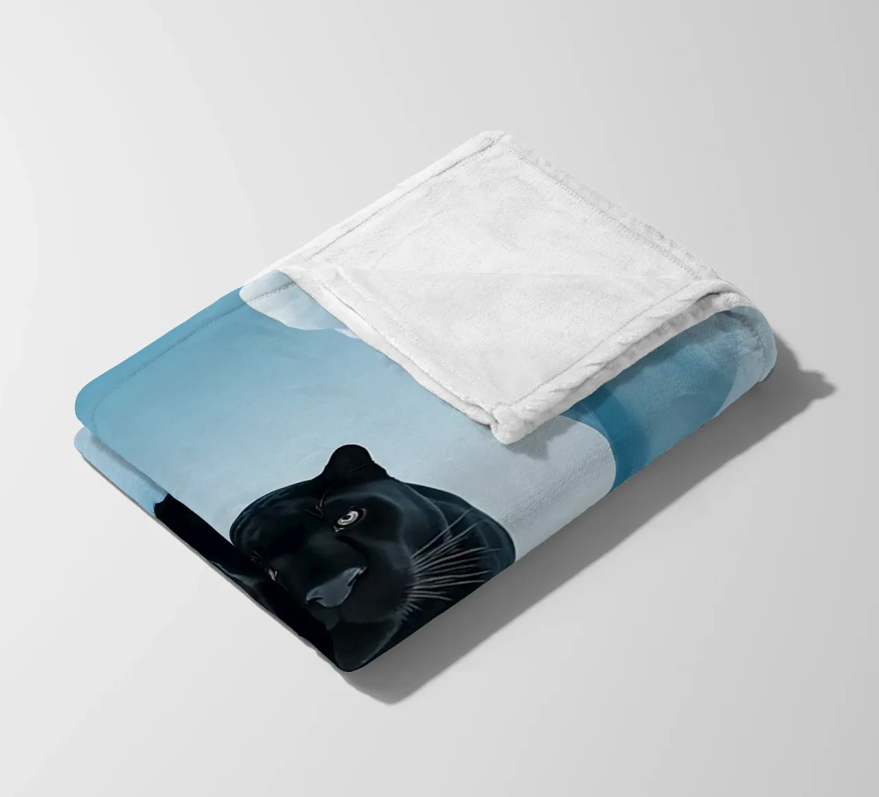 Pantera nera nel ghiaccio coperta in pile da Plain Thoughts