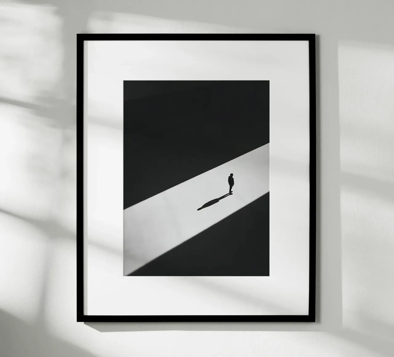 Schatten, der im Licht getragen wird Poster mit Kunststoffrahmen von Plain Thoughts