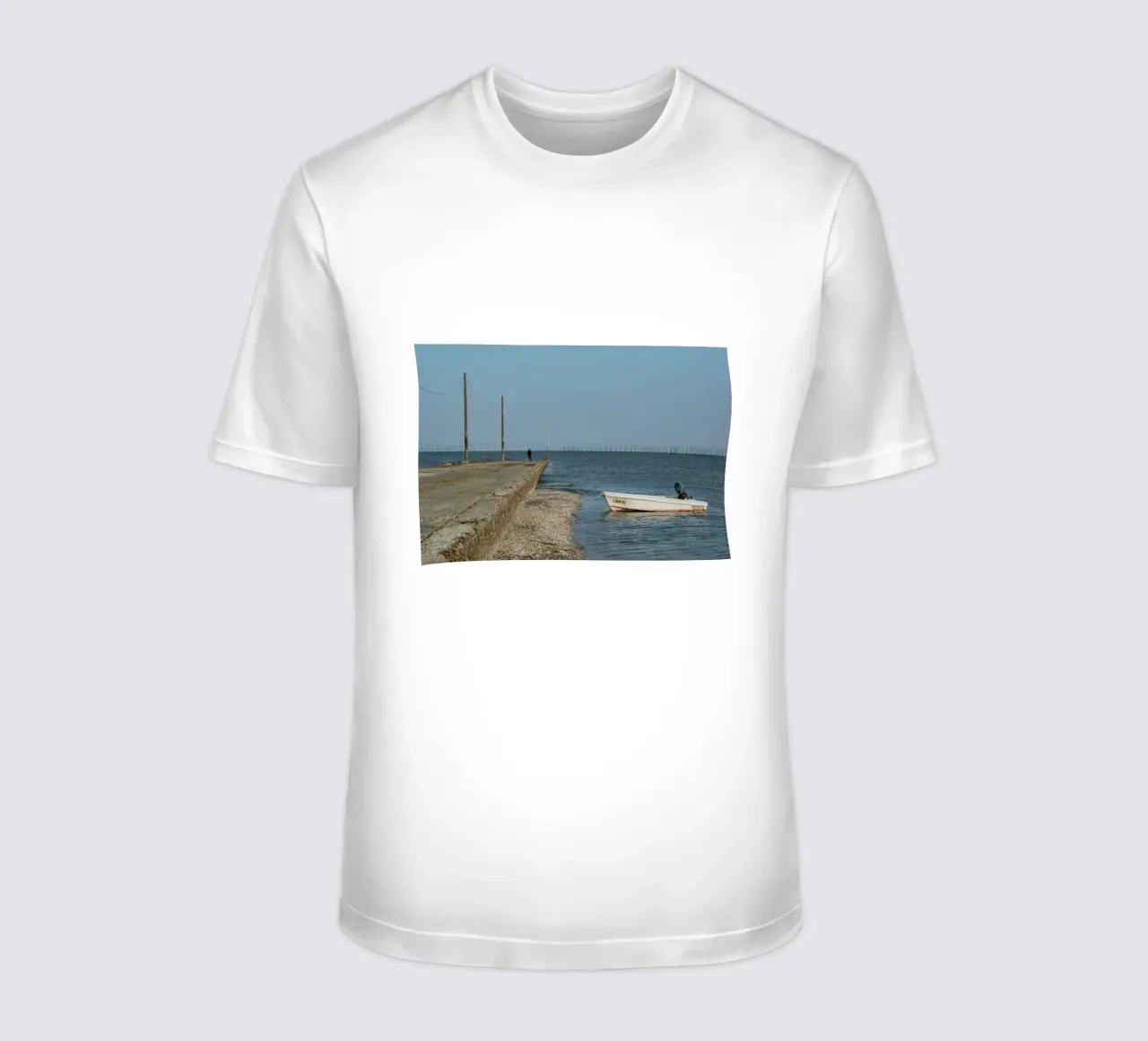 Tramonto in riva al mare in Giappone t-shirt da Marcel Bisig