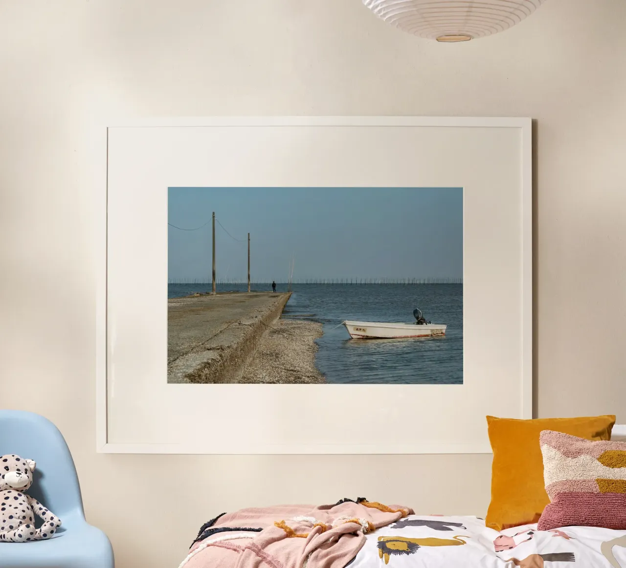 Tramonto in riva al mare in Giappone poster con telaio in plastica da Marcel Bisig