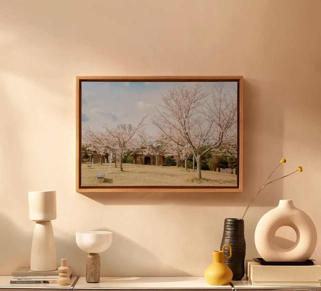 Alberi di ciliegio in fiore a Kyushu, Giappone tela con Cornice a cassetta da Marcel Bisig