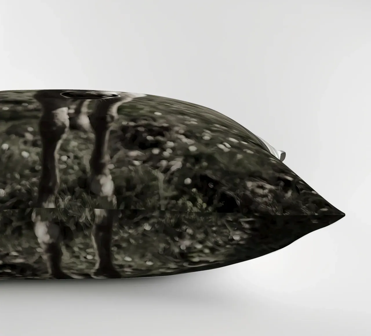 Puledro in piedi in un campo erboso in scala di grigi cuscino da DesignDoodle