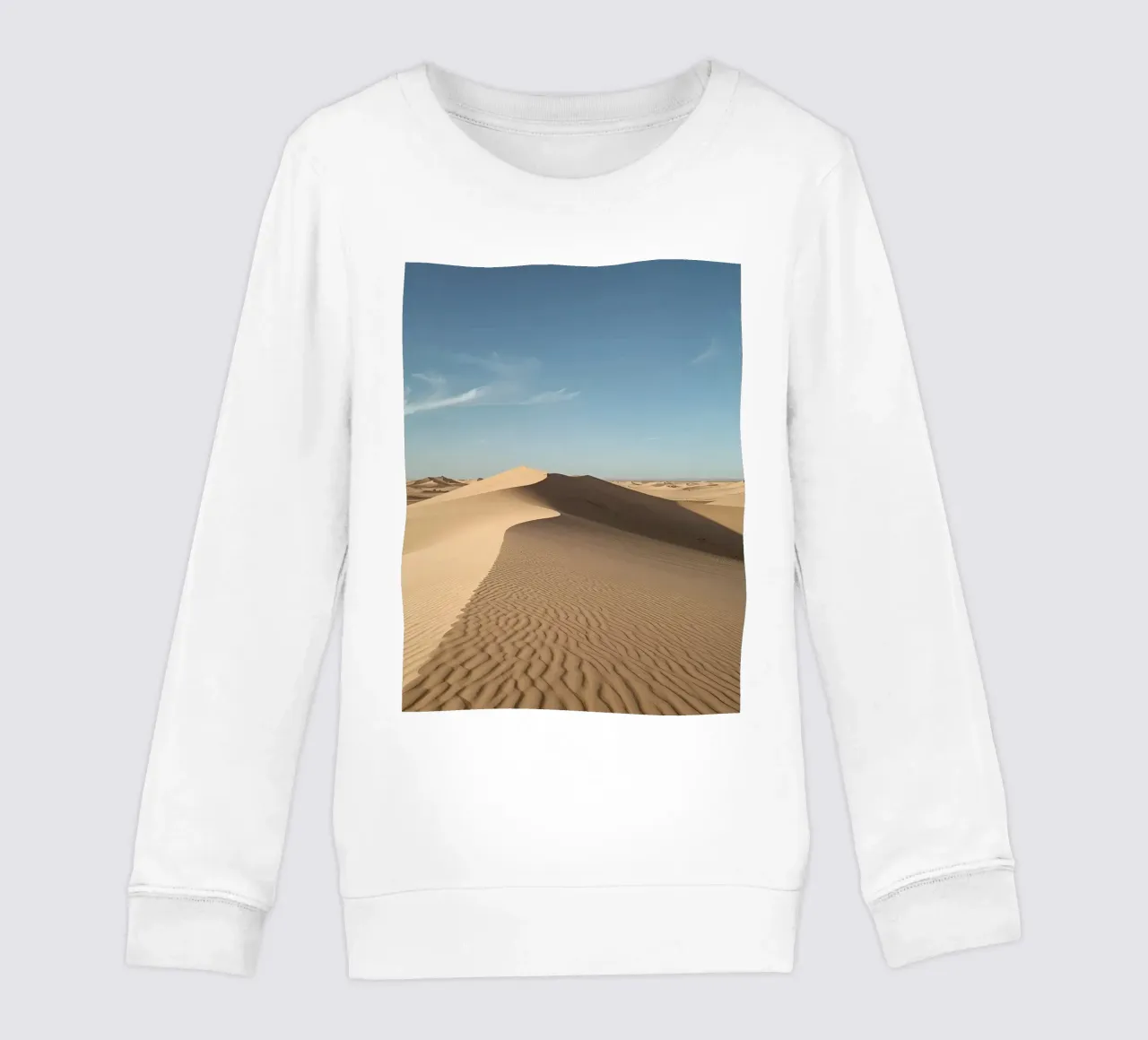 Paesaggio desertico con dune di sabbia e cielo blu felpa bambino da DesignDoodle