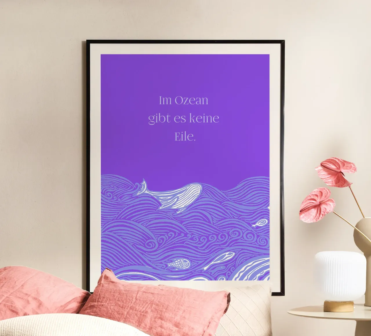 Non c'è fretta nell'oceano - Balena tra le onde in viola poster da PaperLine Art