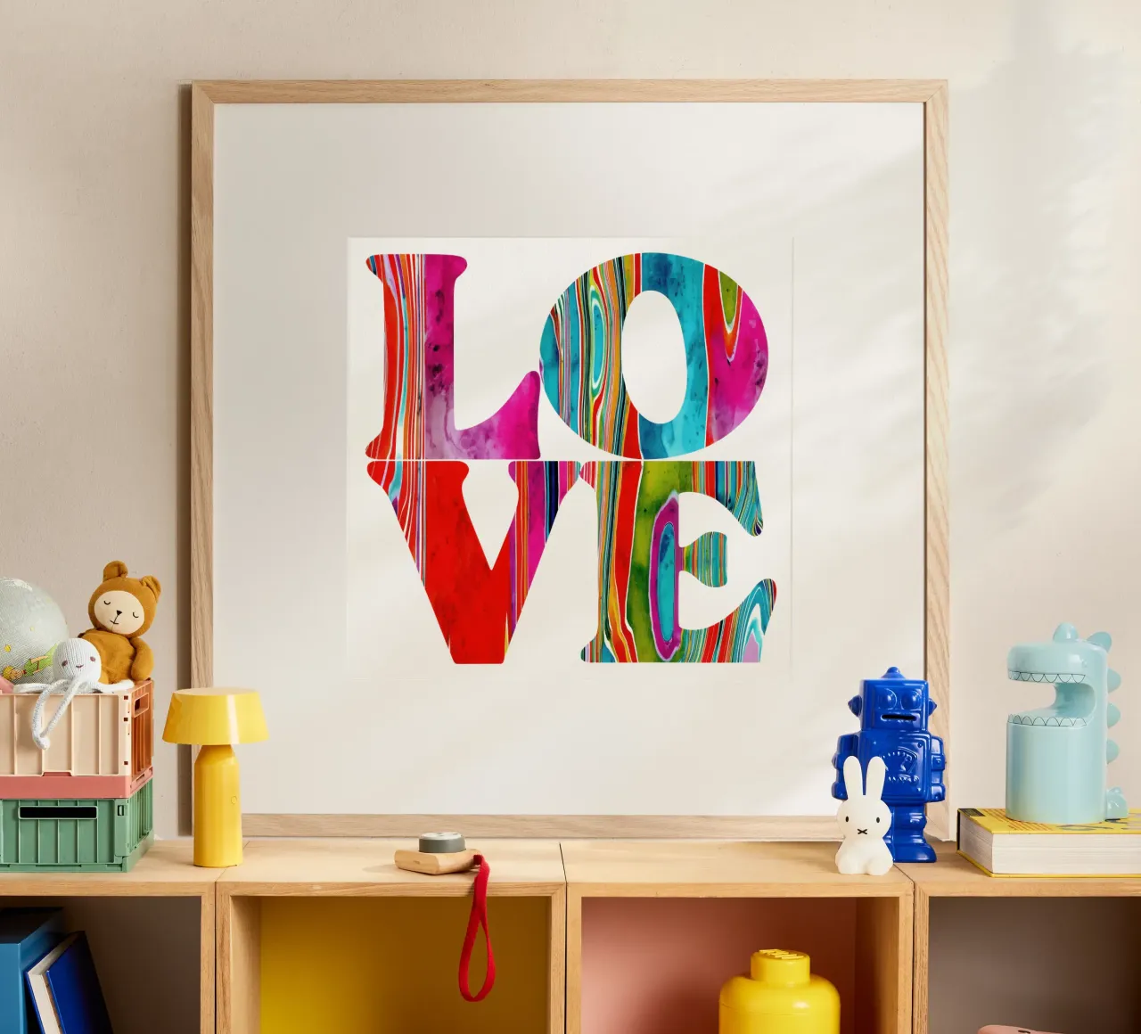 LOVE Typography | Ottimismo e gioia di vivere degli anni '60 poster con telaio in plastica da Autofocus