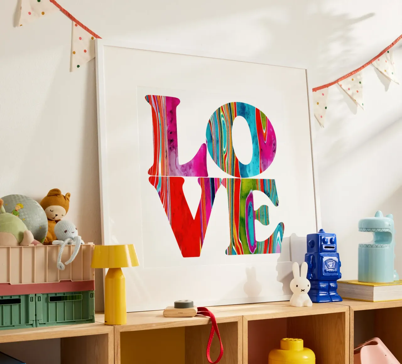 LOVE Typography | Ottimismo e gioia di vivere degli anni '60 poster con telaio in plastica da Autofocus