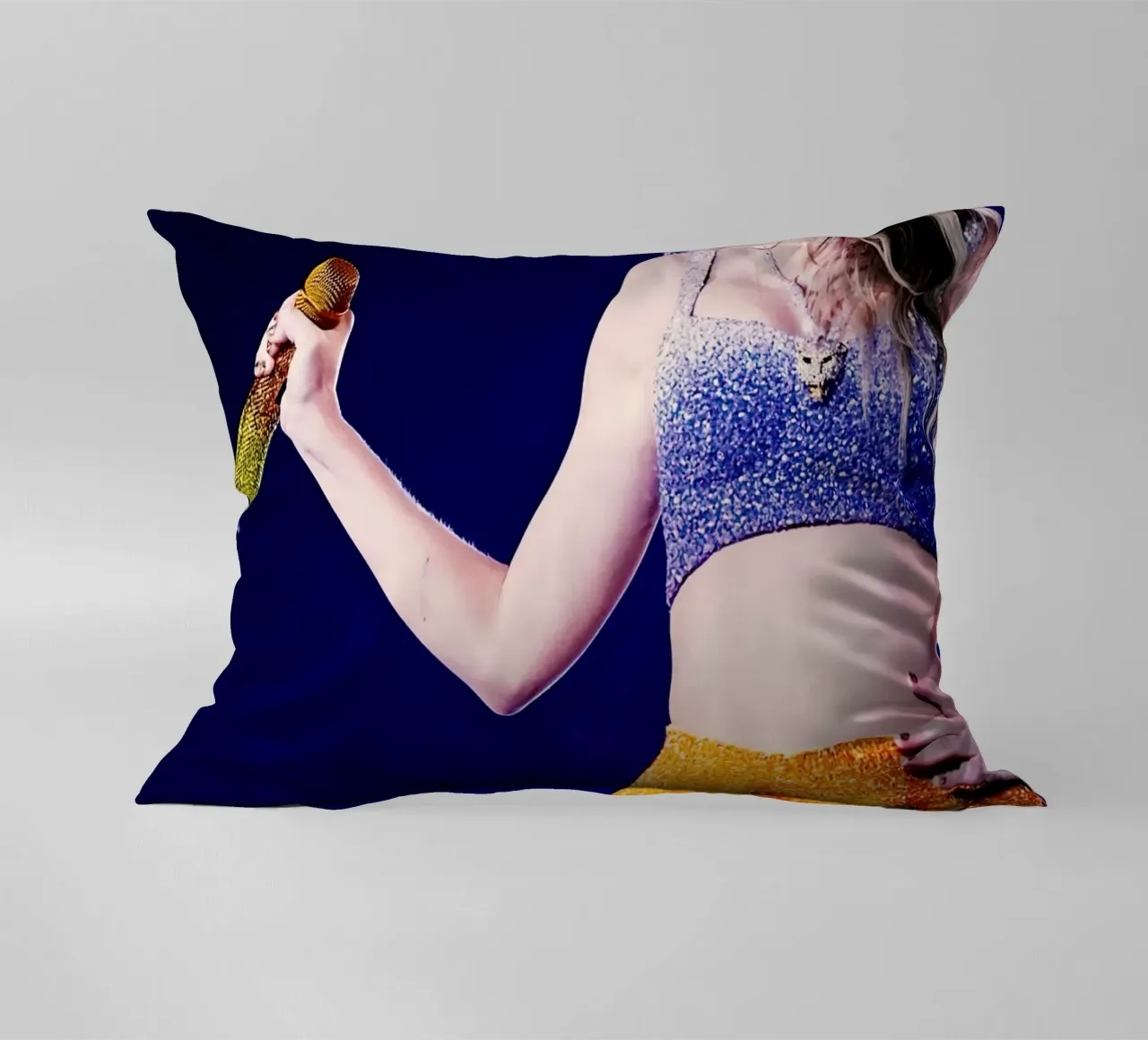 Taylor Swift cuscino da Musadad Shop