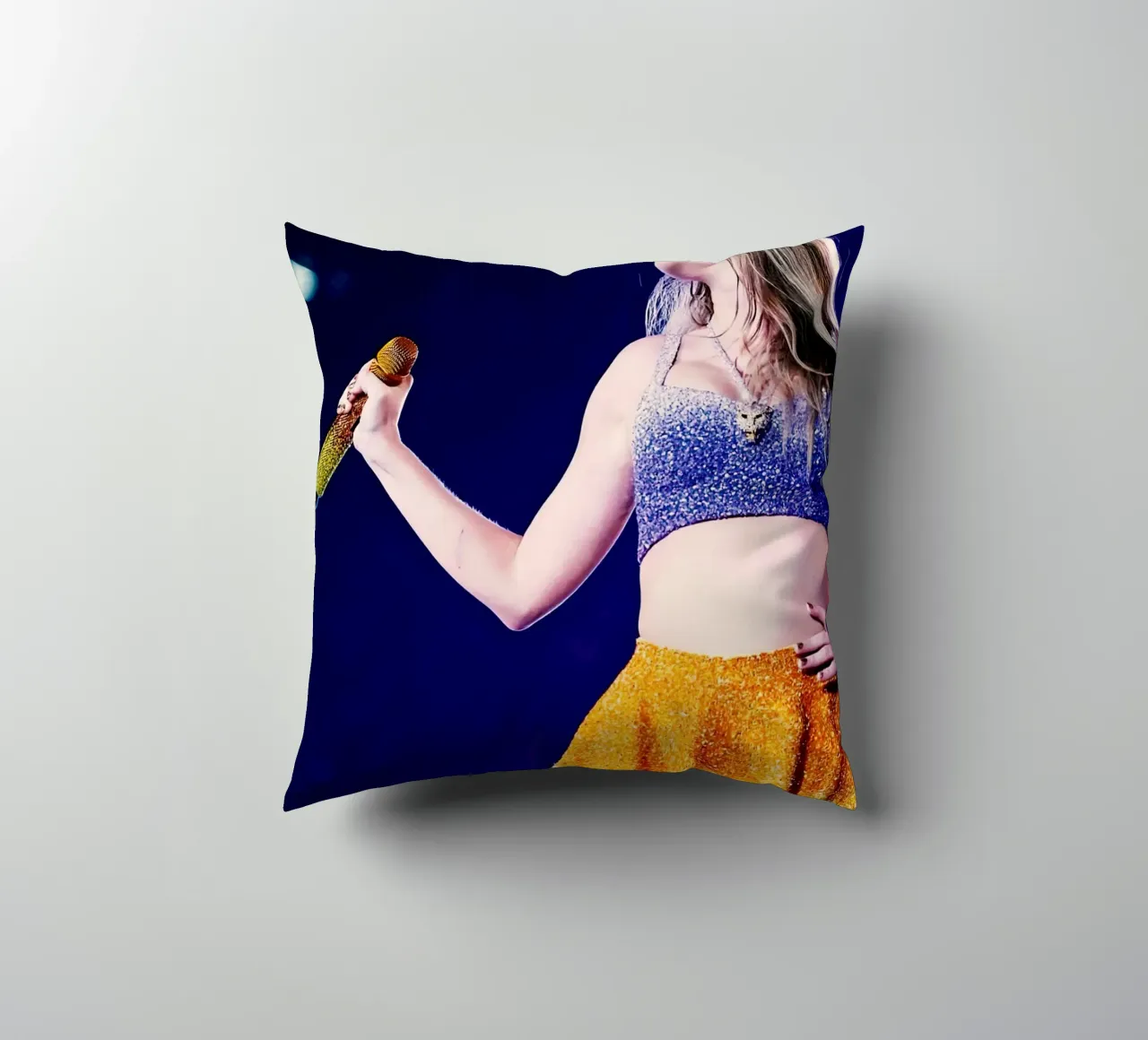 Taylor Swift cuscino da Musadad Shop