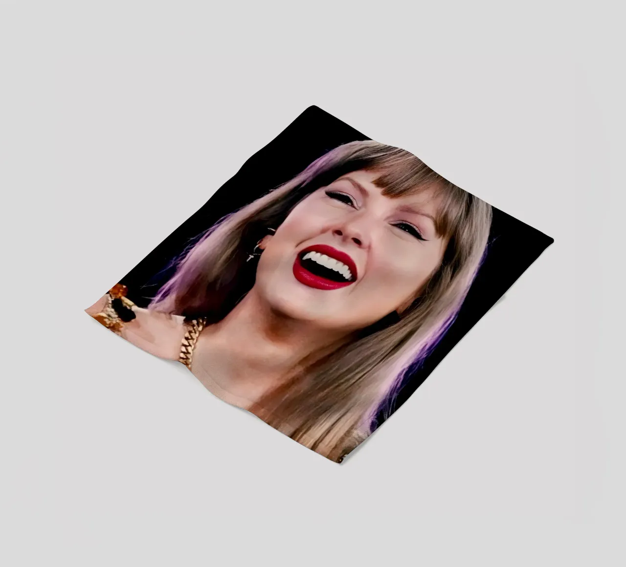 Taylor Swift coperta in pile da Musadad Shop