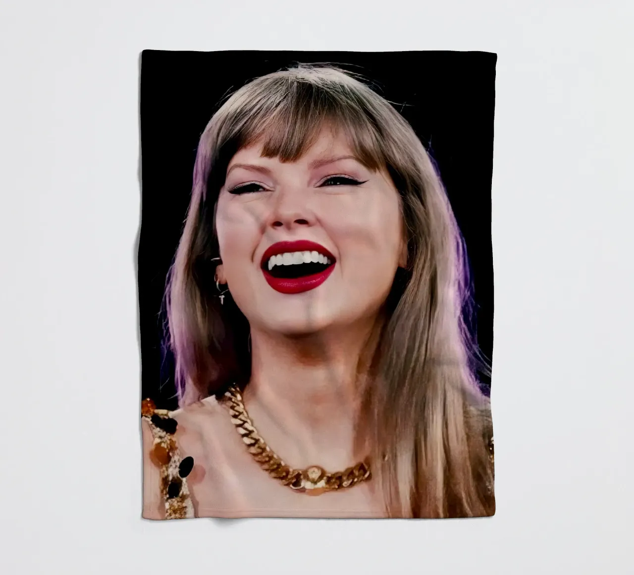Taylor Swift coperta in pile da Musadad Shop