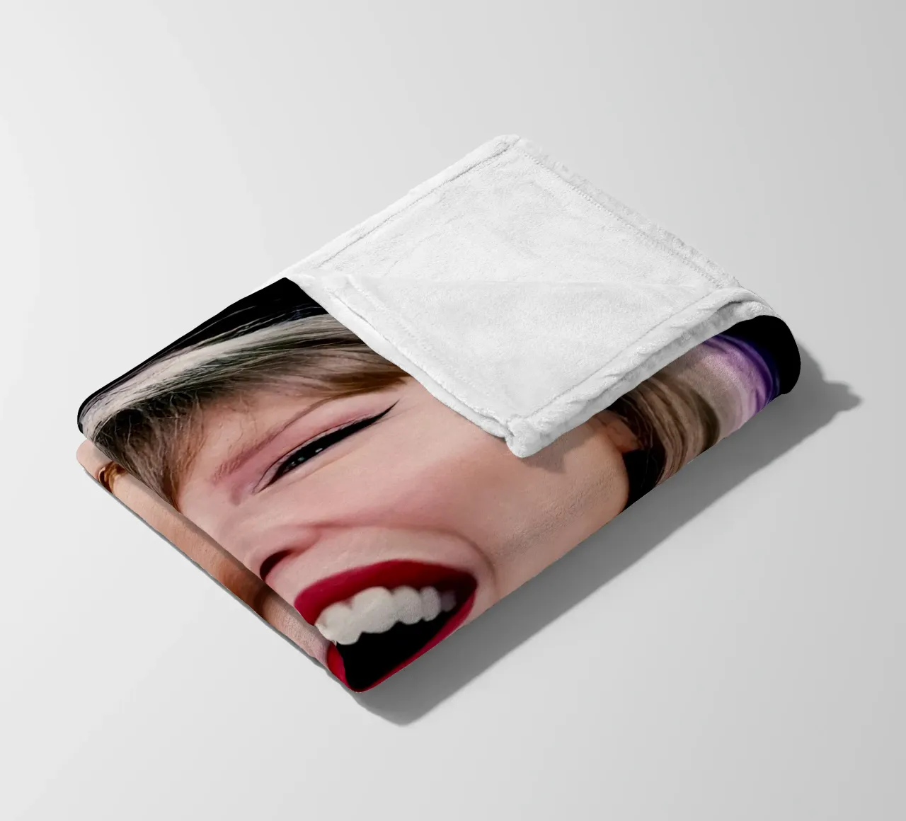 Taylor Swift coperta in pile da Musadad Shop