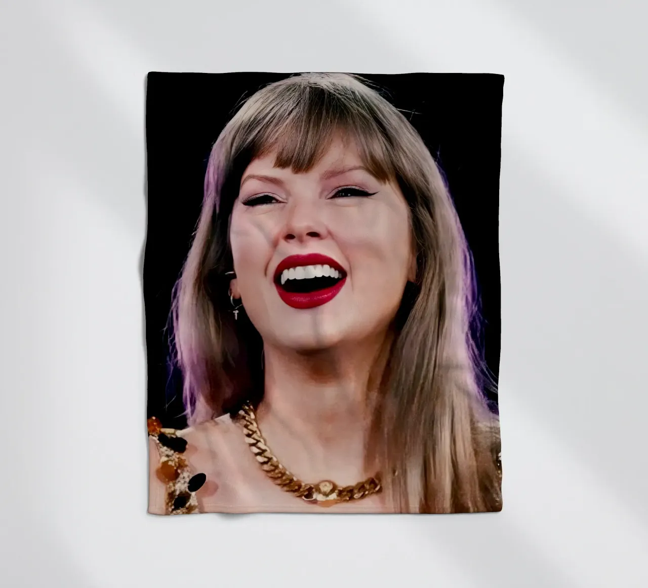 Taylor Swift coperta in pile da Musadad Shop