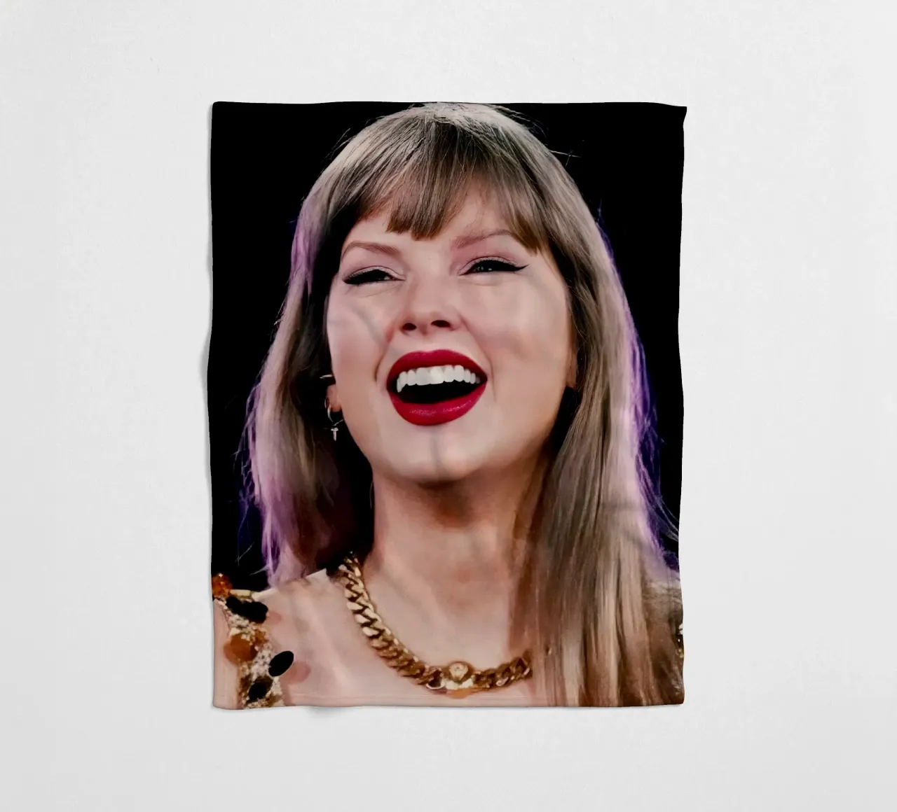 Taylor Swift coperta in pile da Musadad Shop