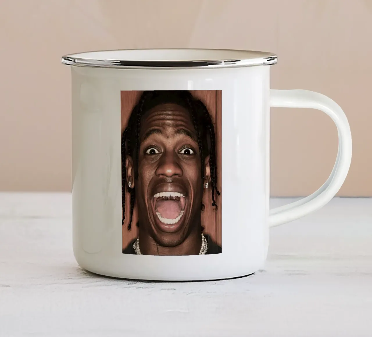 Travis Scott tazza in smalto da Musadad Shop
