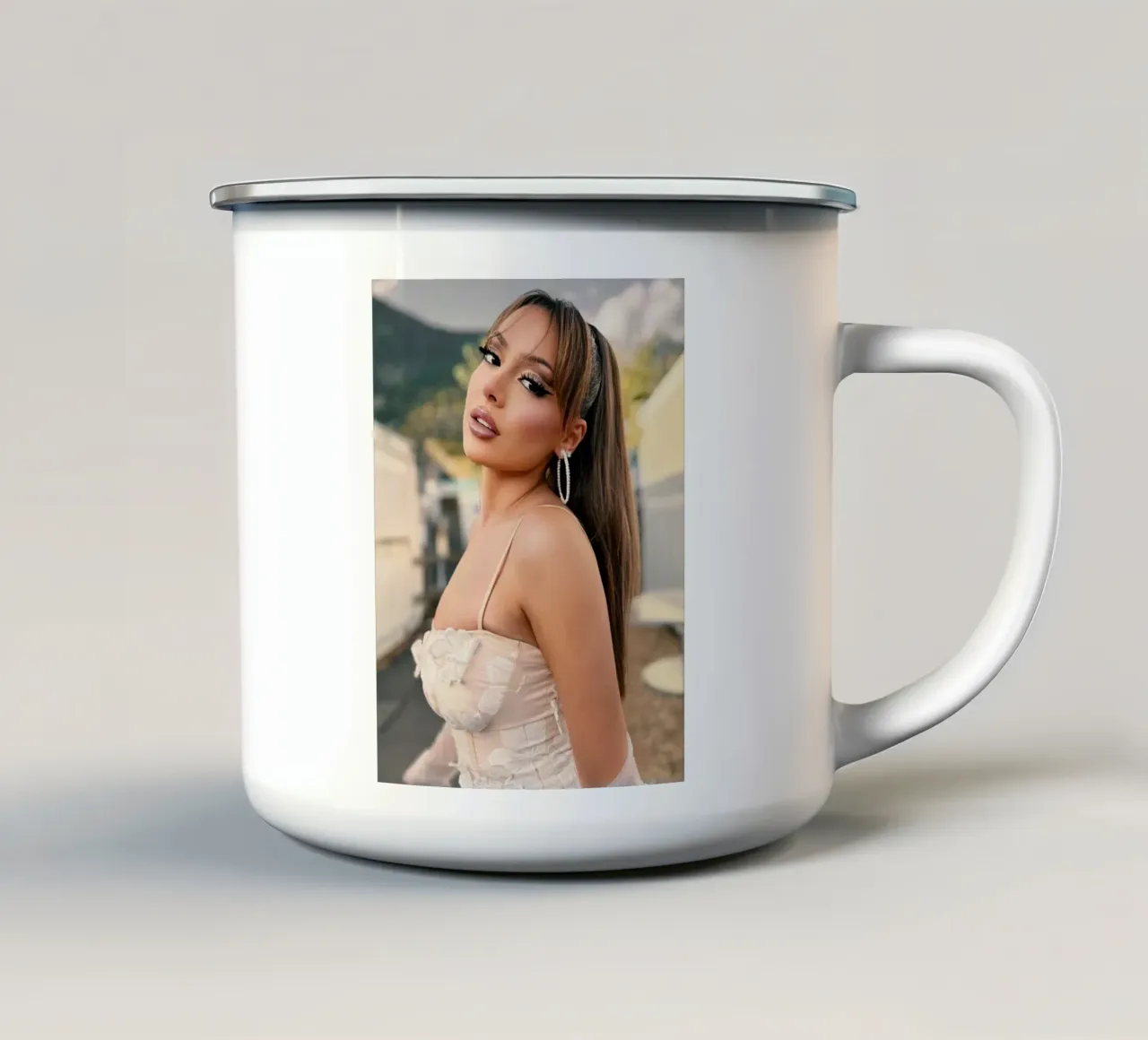 Ayliva tazza in smalto da Musadad Shop