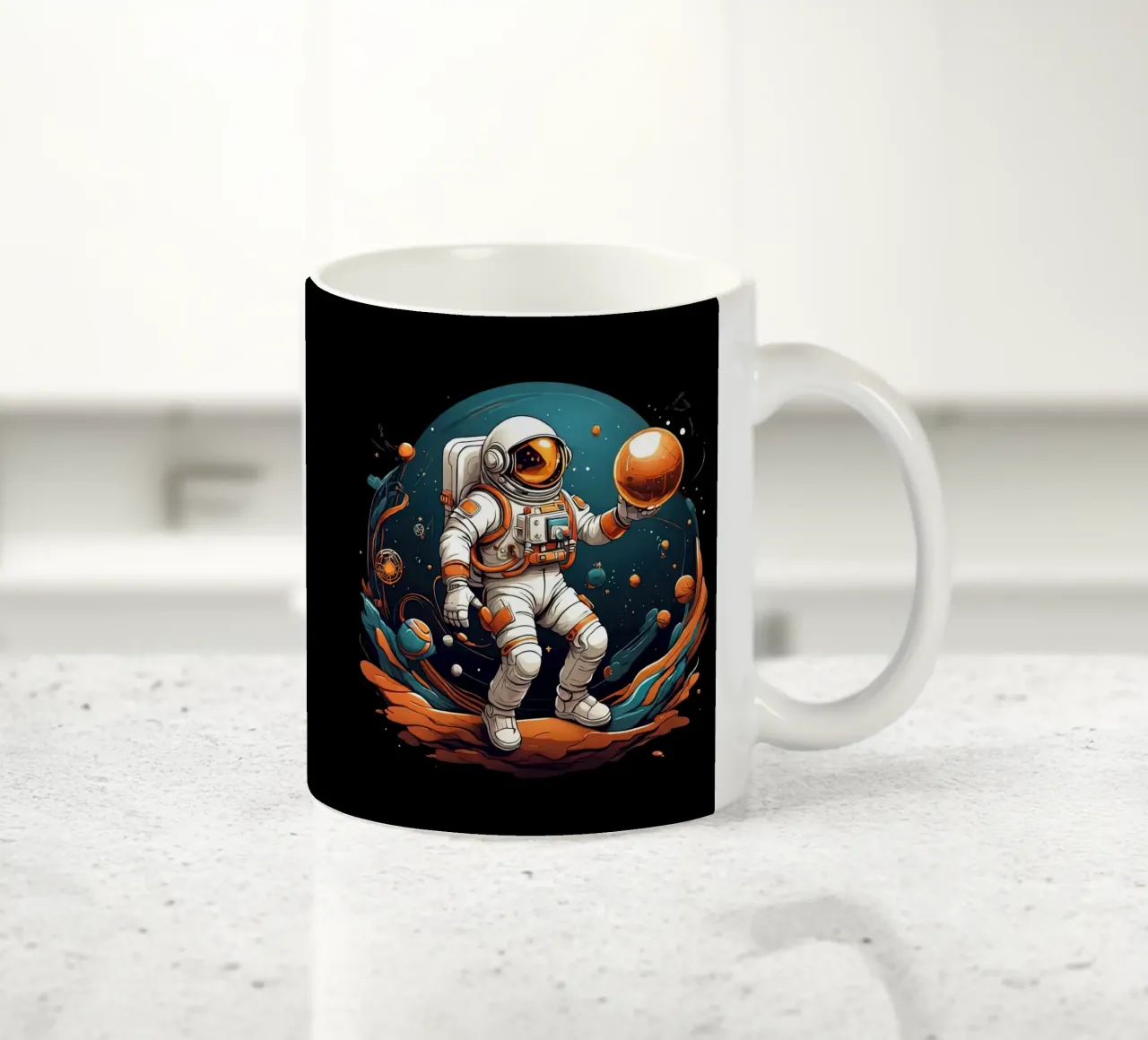 Astronauta che gioca a bocce tazza in ceramica da Delaney Okuneva