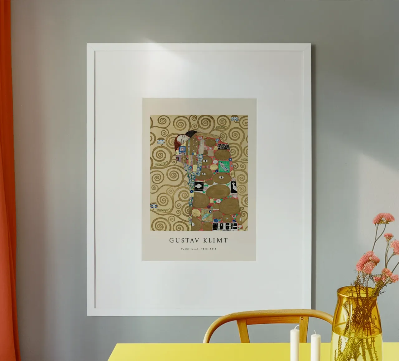 Gustav Klimt - L'appagamento poster con telaio in legno da Roy Terrell