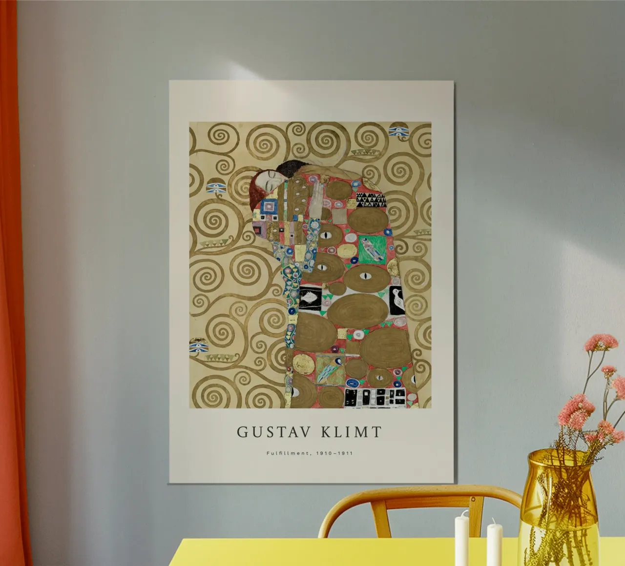 Gustav Klimt - L'appagamento poster con telaio in legno da Roy Terrell