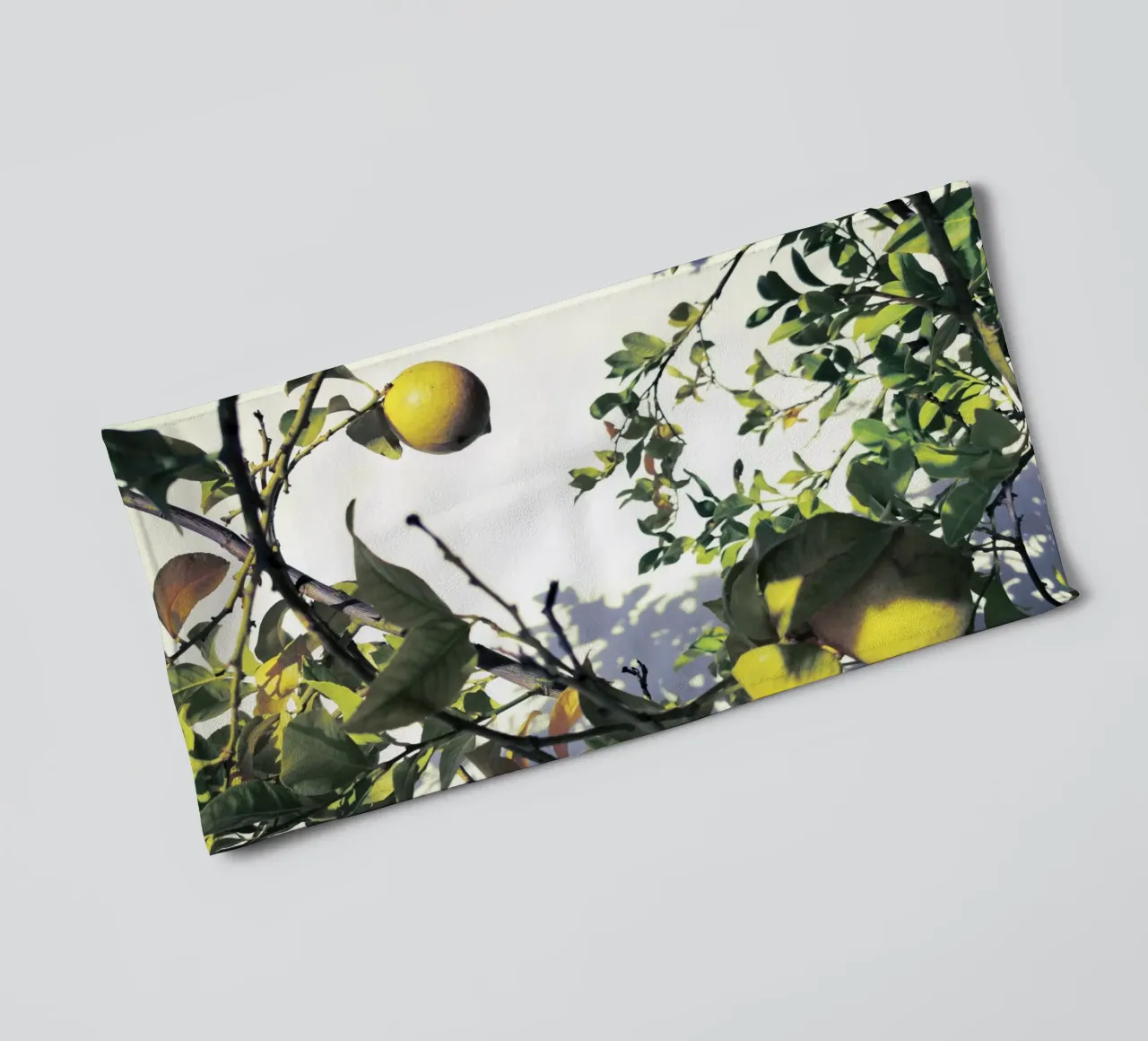 Lemons towel by Angelo Cerantola