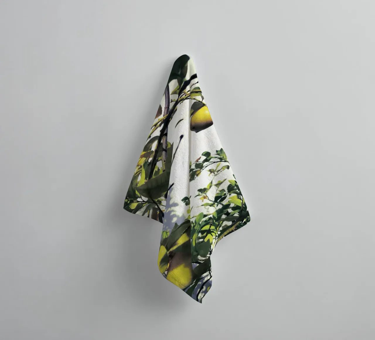 Lemons towel by Angelo Cerantola