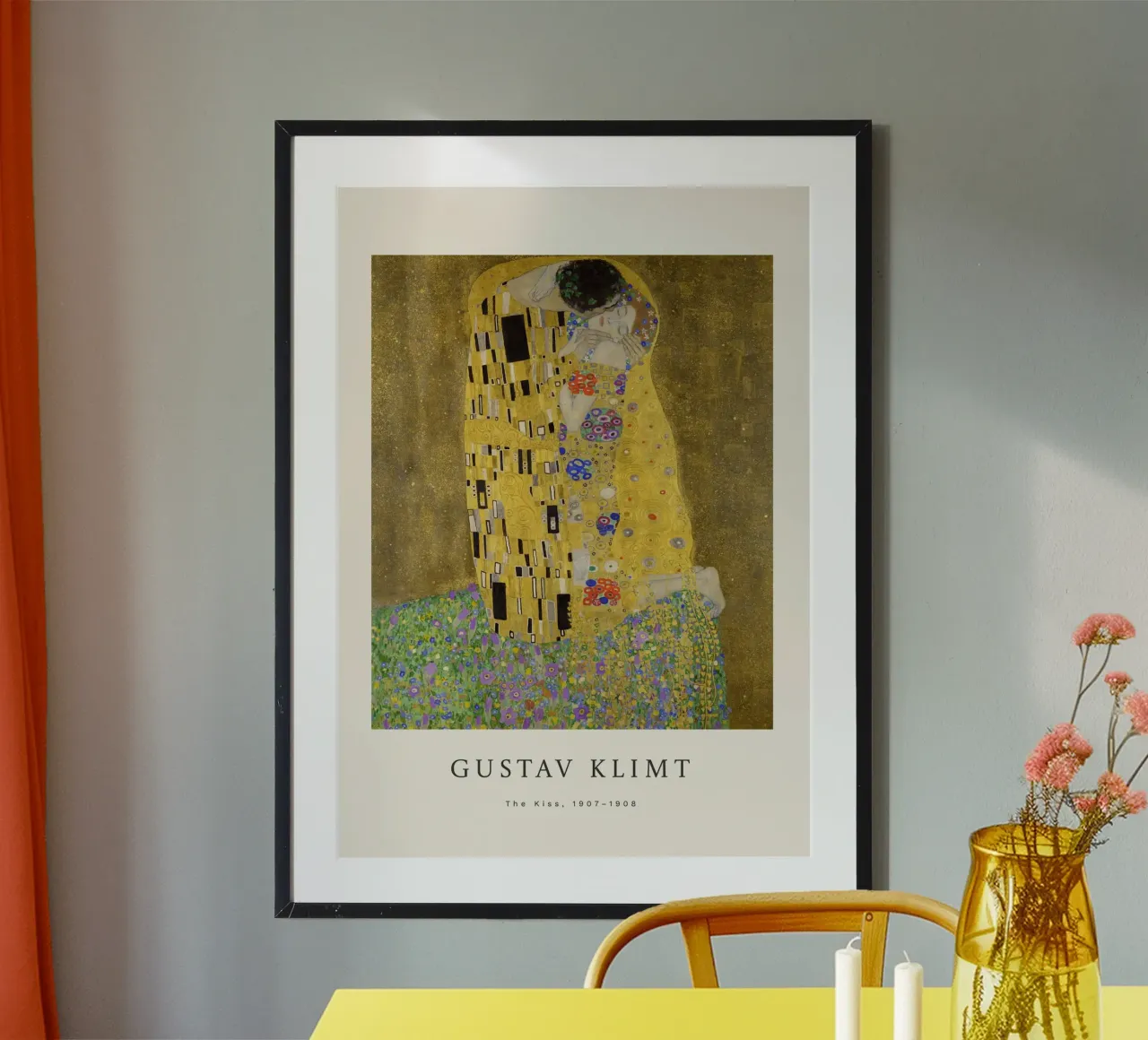 Gustav Klimt - Il bacio poster con telaio in alluminio da Roy Terrell