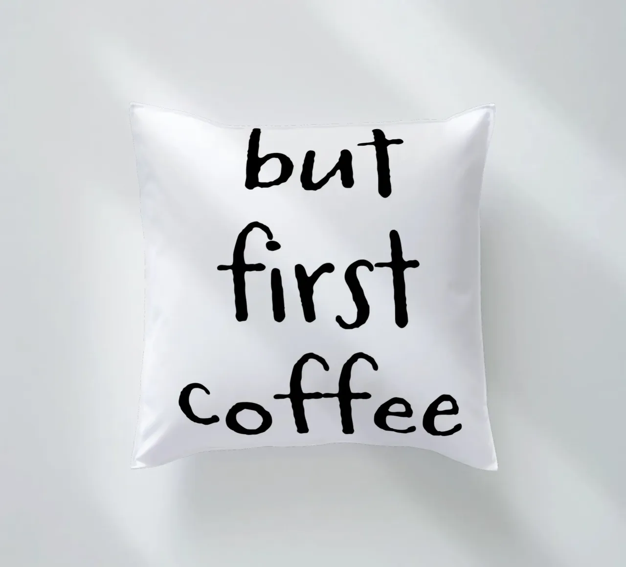But First Coffee 6 cuscino da The Type Club Tokyo