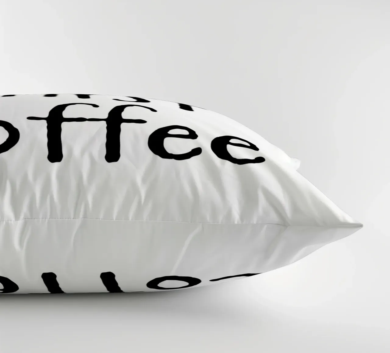 But First Coffee 6 cuscino da The Type Club Tokyo