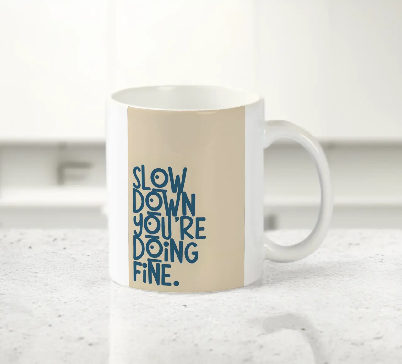 SLOW DOWN YOU'RE DOING FINE! tazza in ceramica da Type & Tape