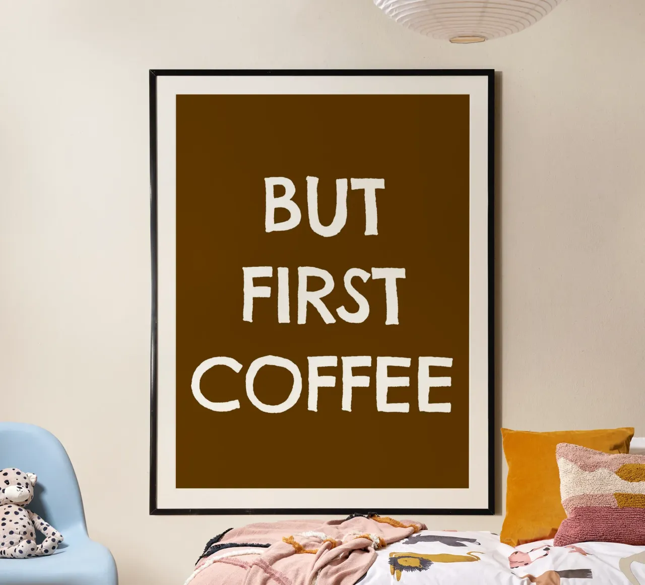 But First Coffee 19 poster con telaio in alluminio da The Type Club Tokyo