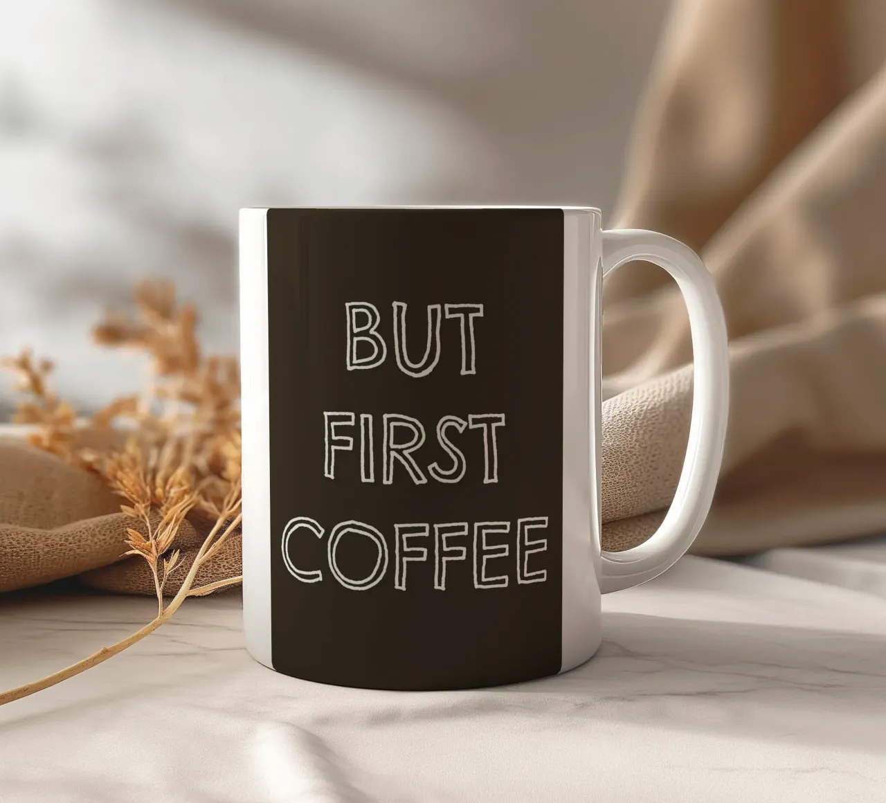 But First Coffee 20 tazza in ceramica da The Type Club Tokyo