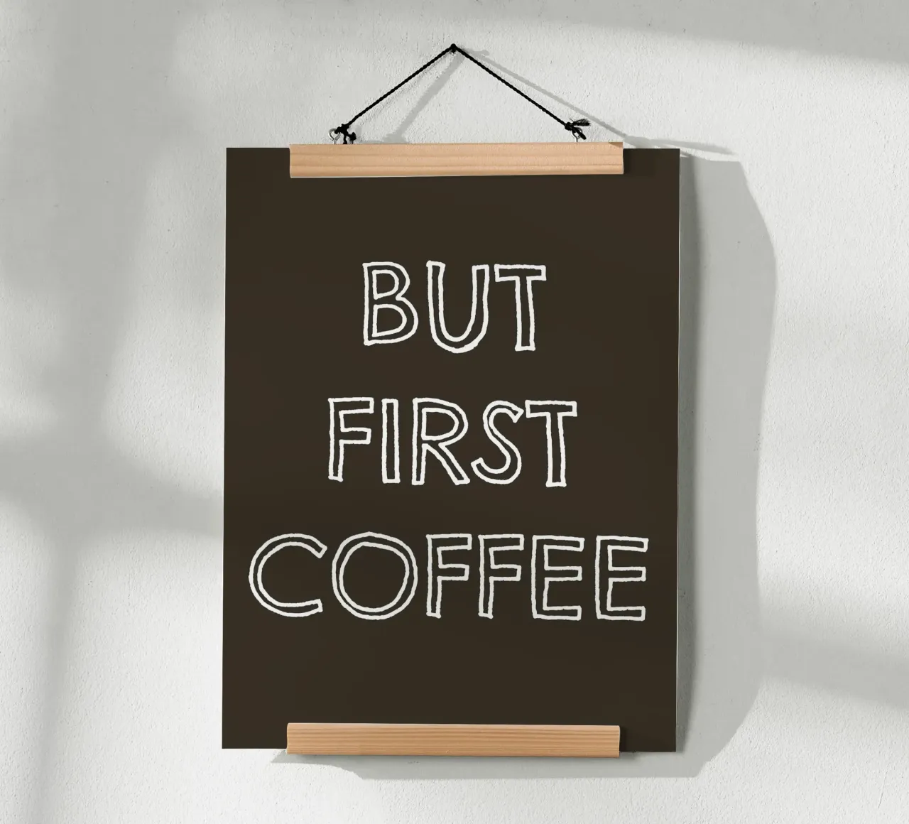 But First Coffee 20 poster con telaio in legno da The Type Club Tokyo