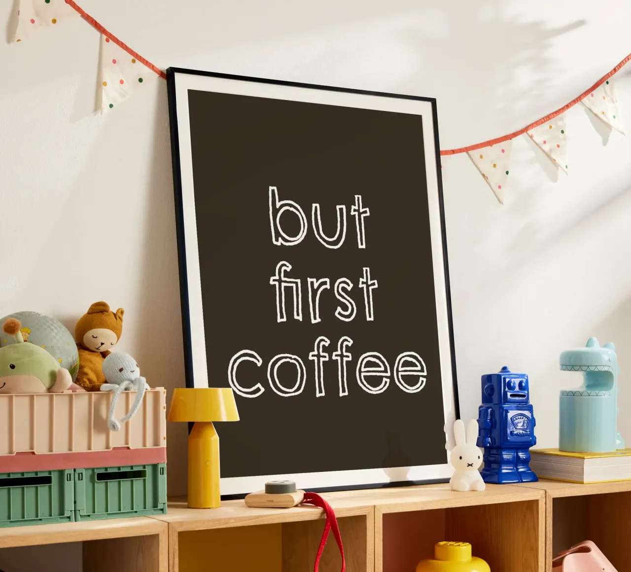 But First Coffee 24 poster con telaio in alluminio da The Type Club Tokyo