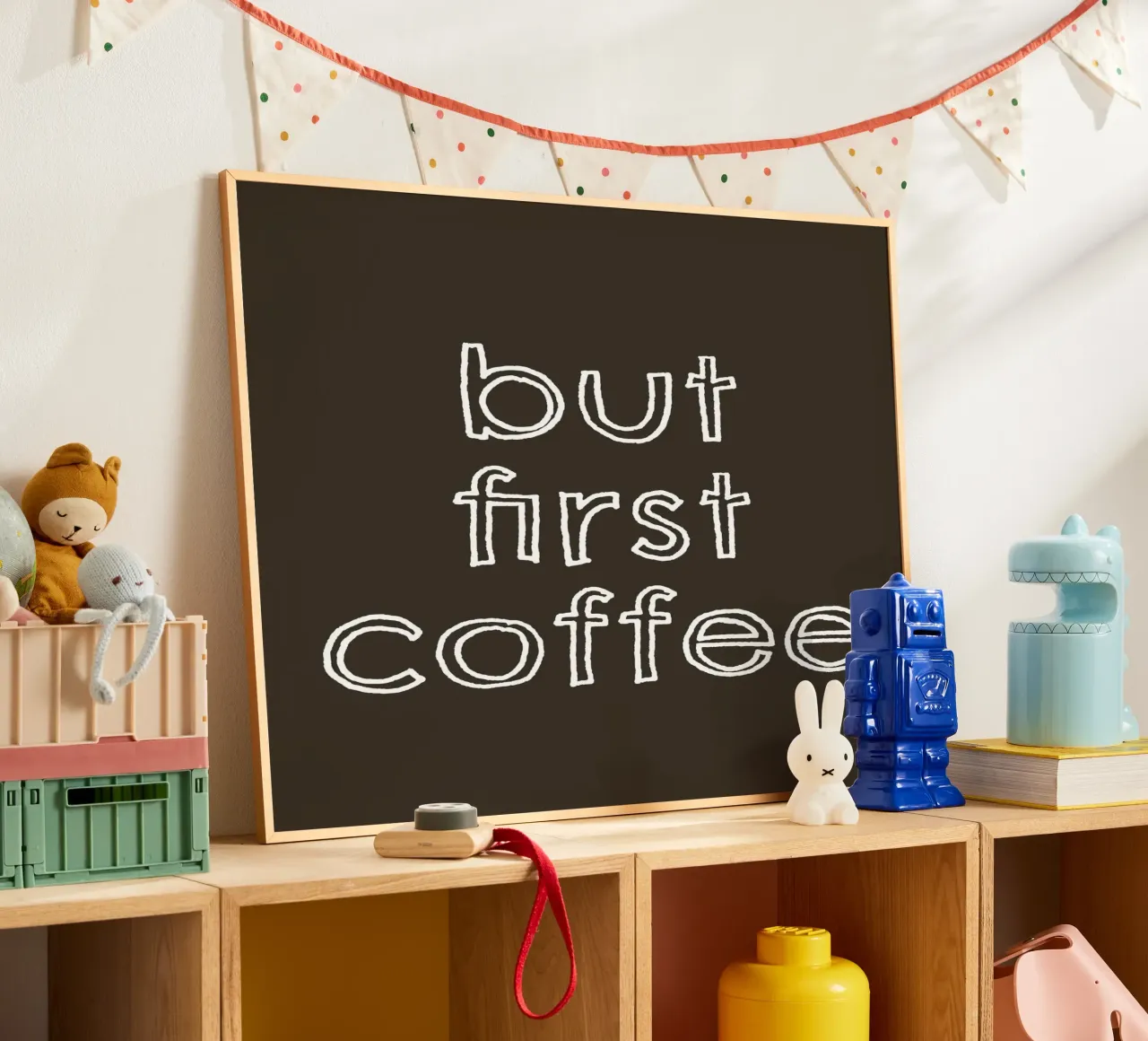 But First Coffee 24 poster con telaio in alluminio da The Type Club Tokyo