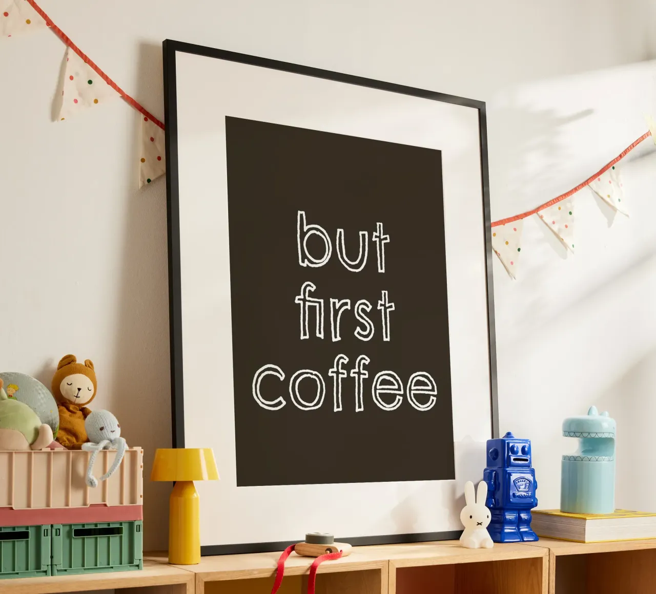 But First Coffee 24 poster con telaio in alluminio da The Type Club Tokyo