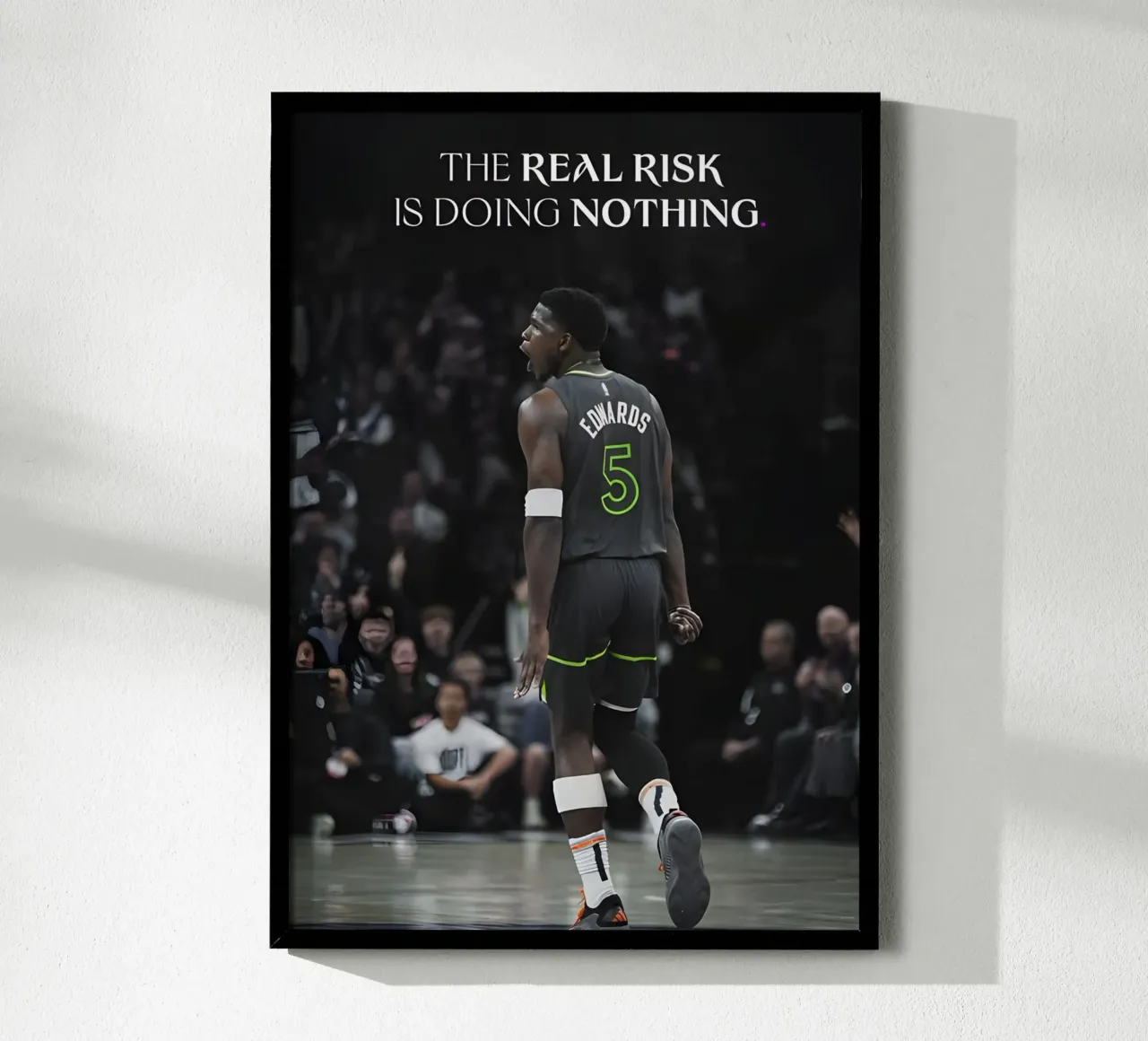 "The real risk is doing nothing." poster con telaio in legno da Type & Tape